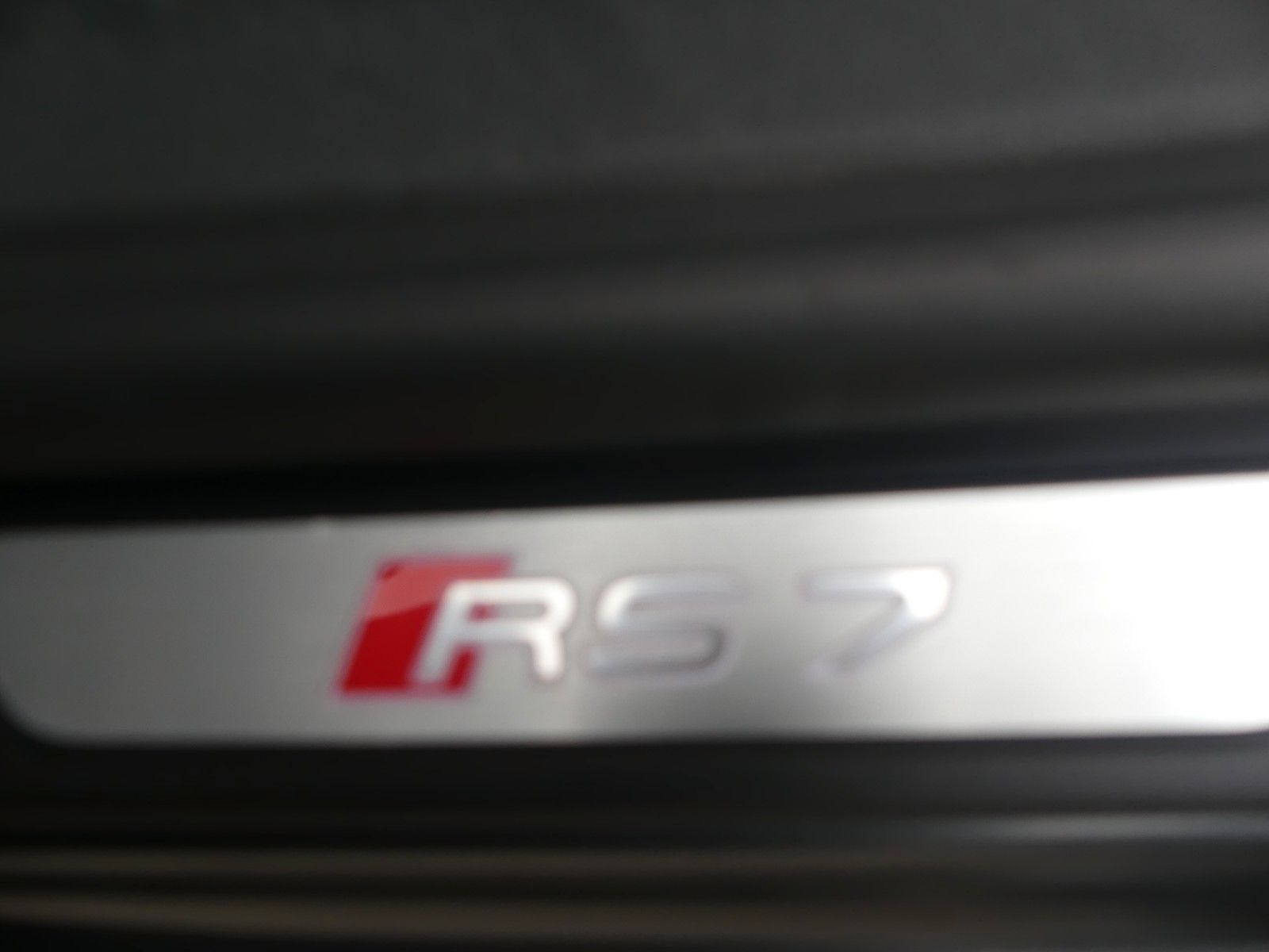 Fahrzeugabbildung Audi RS7 Sportback 4.0 TFSI quattro Garantie 08.2025