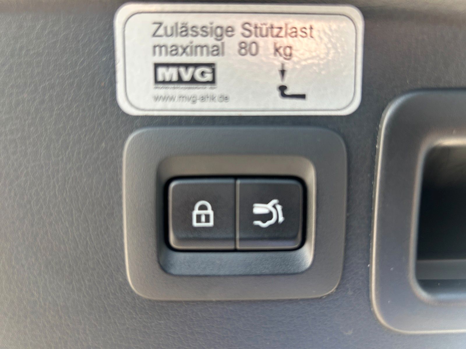 Fahrzeugabbildung Mazda CX-30 Selection AWD mit AHK
