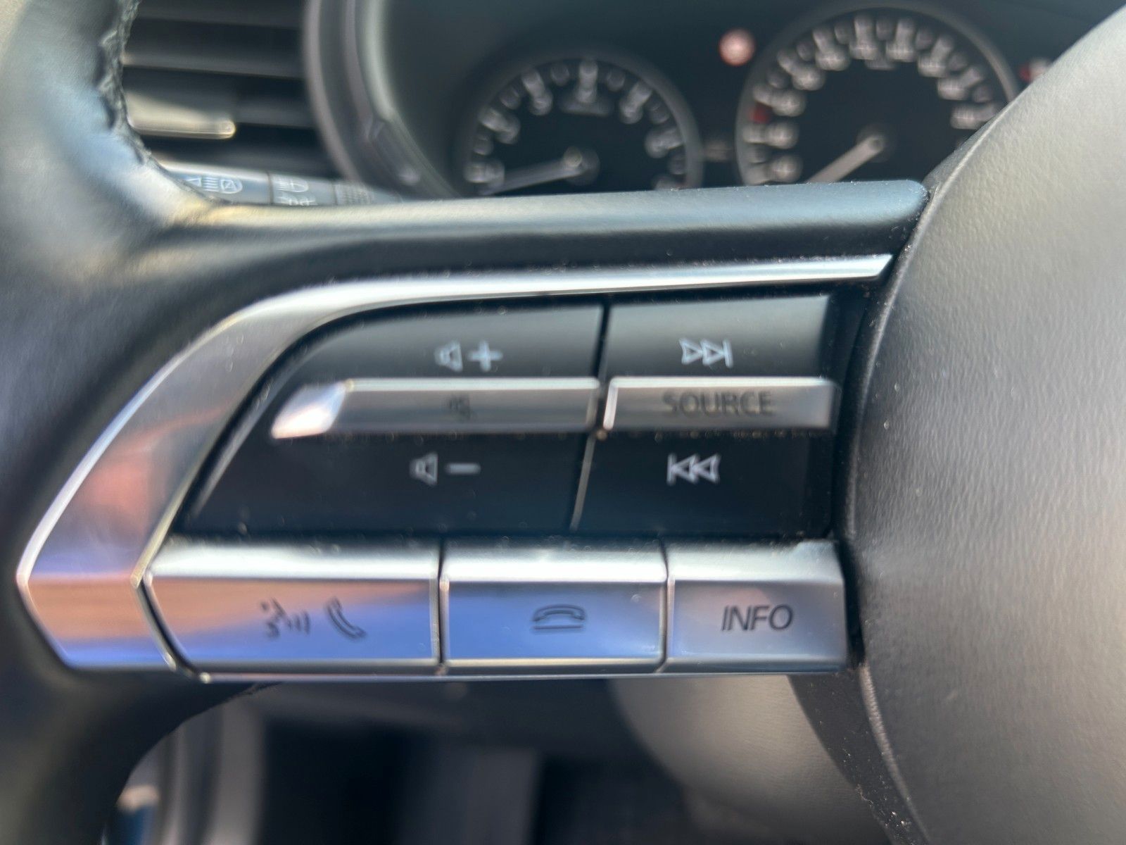 Fahrzeugabbildung Mazda CX-30 Selection AWD mit AHK
