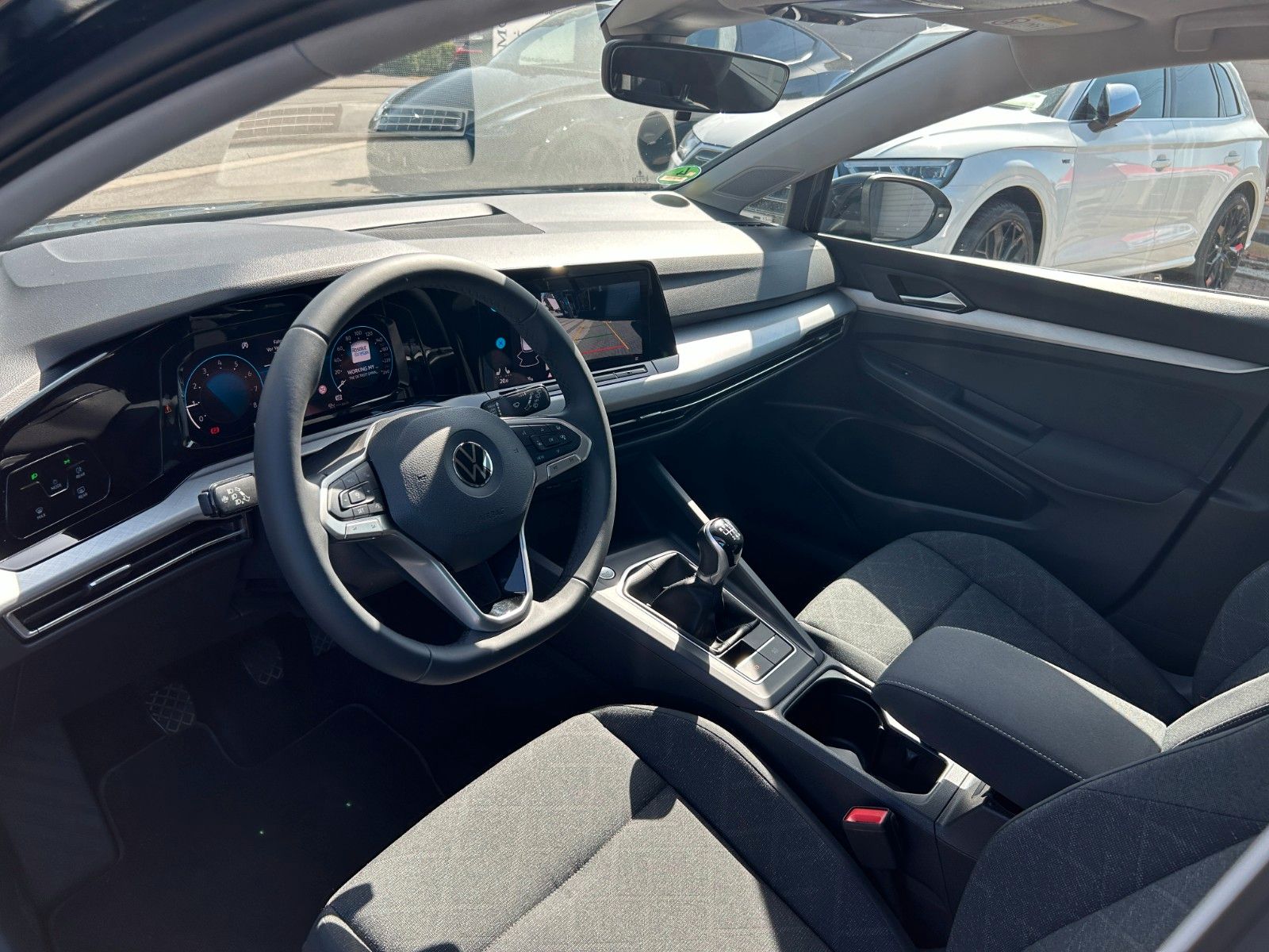 Fahrzeugabbildung Volkswagen Golf VIII Lim. AKTIV