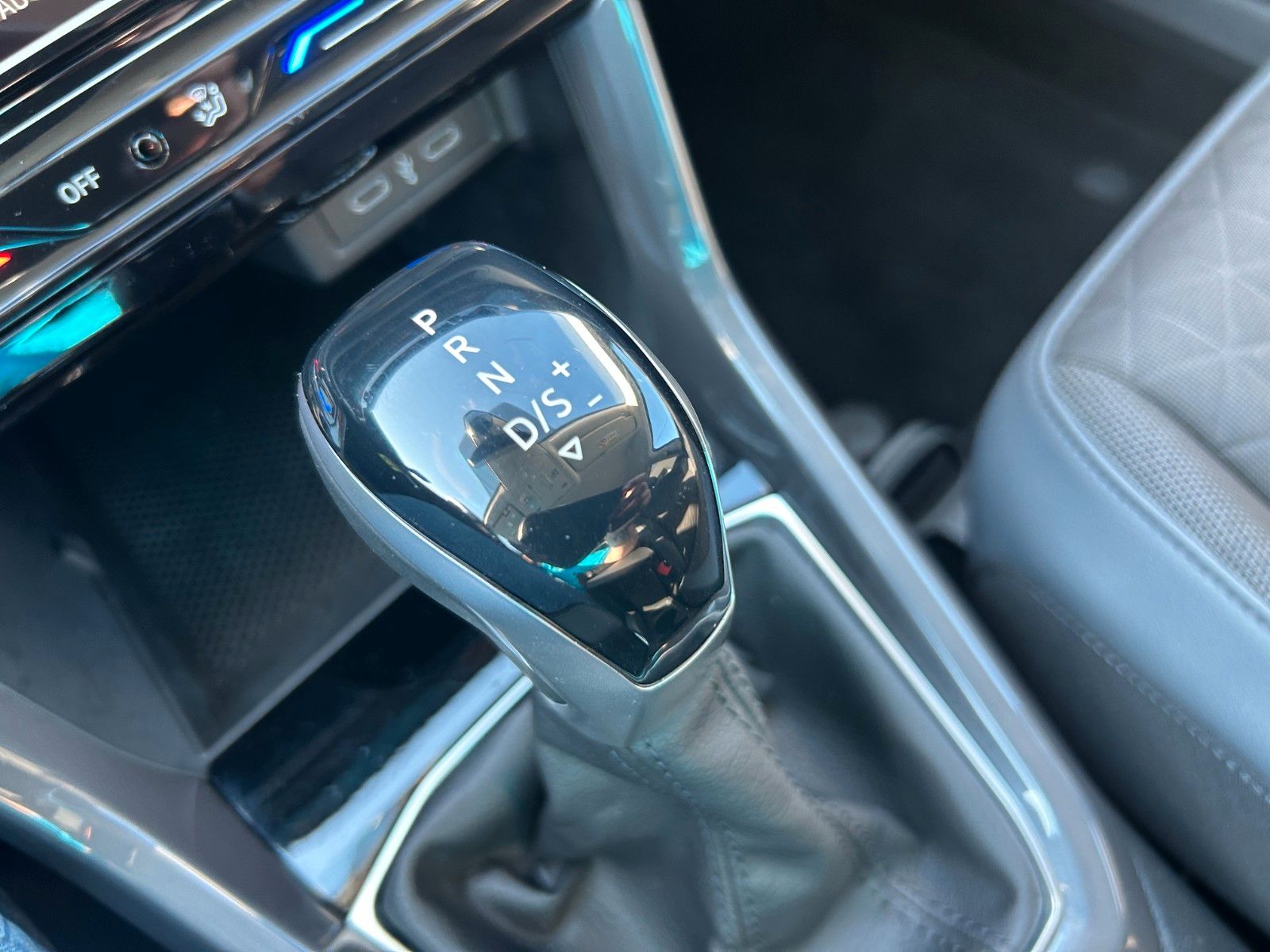 Fahrzeugabbildung Volkswagen T-Cross Life 1,5 TFSI