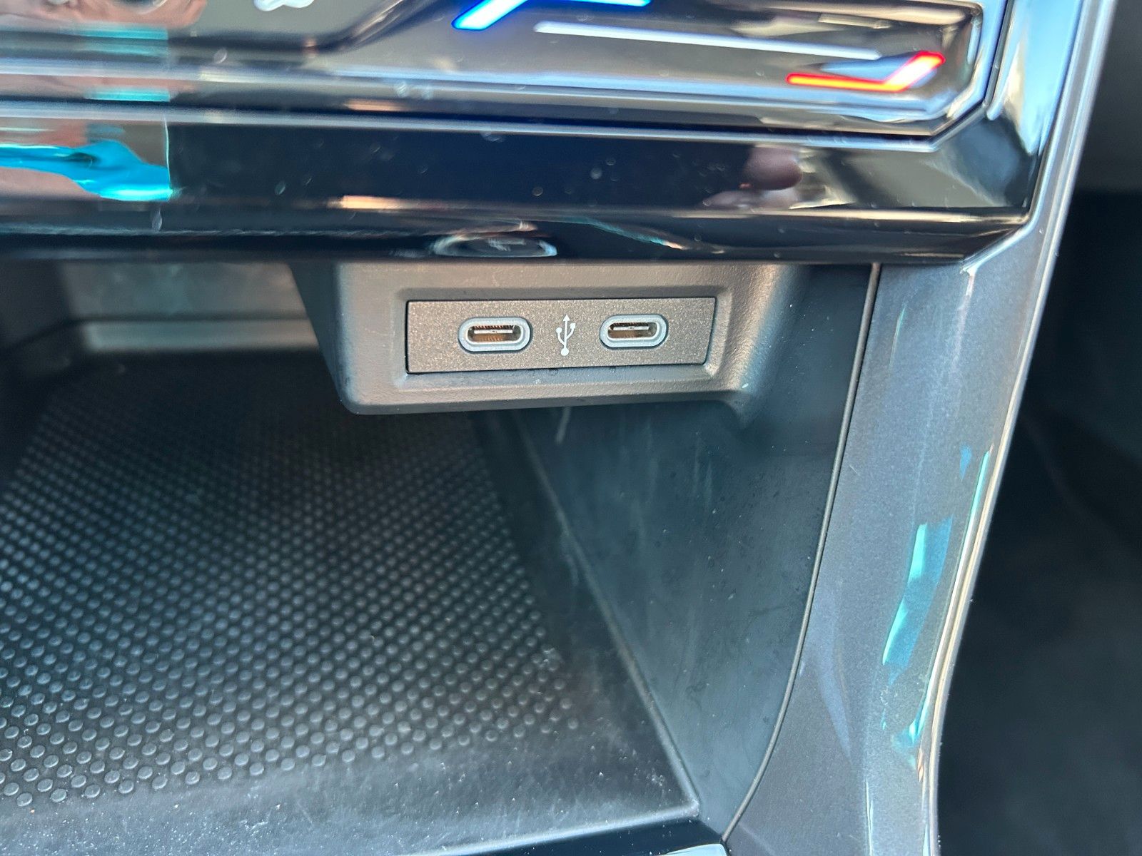 Fahrzeugabbildung Volkswagen T-Cross Life 1,5 TFSI