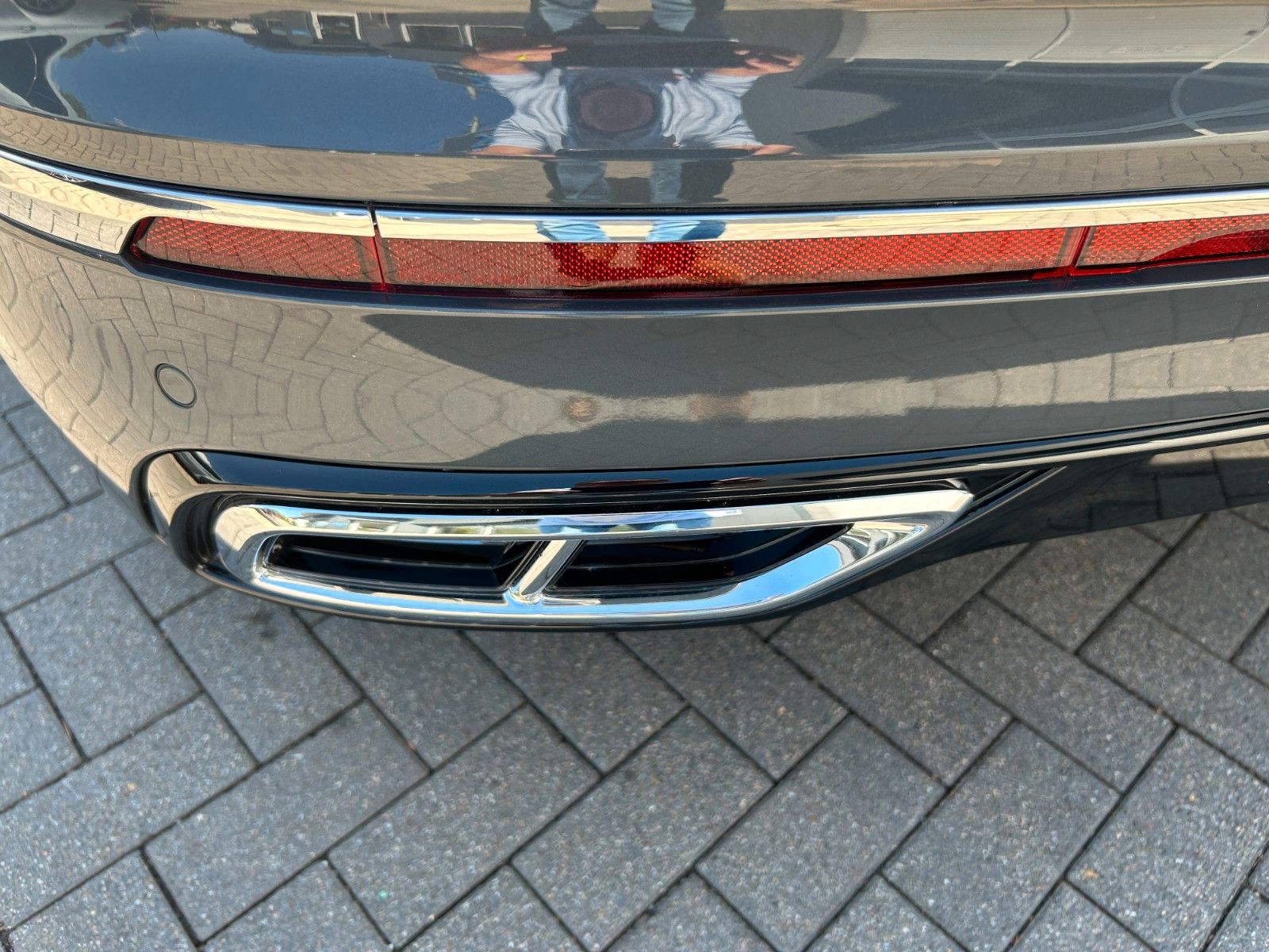 Fahrzeugabbildung Volkswagen Tiguan R-Line  Standheizung AHK