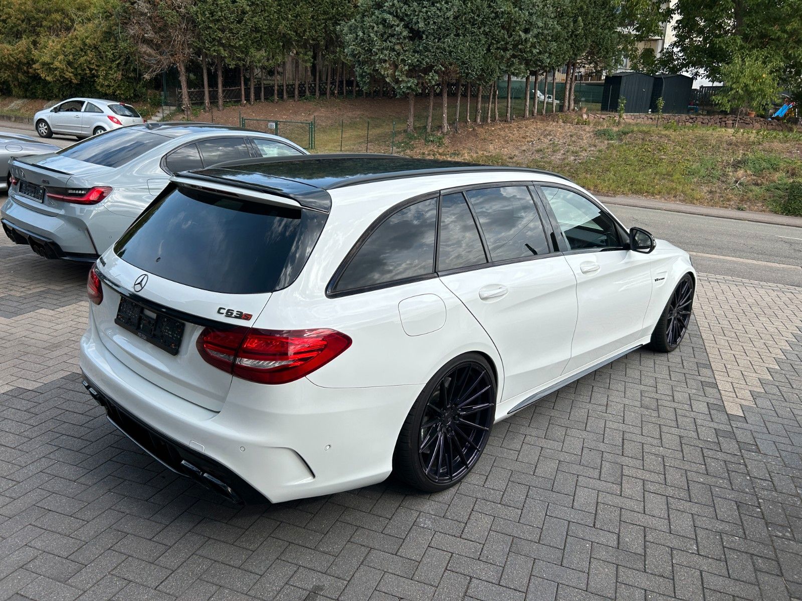 Fahrzeugabbildung Mercedes-Benz C 63 AMG T-Modell mit GARANTIE 12 Monate