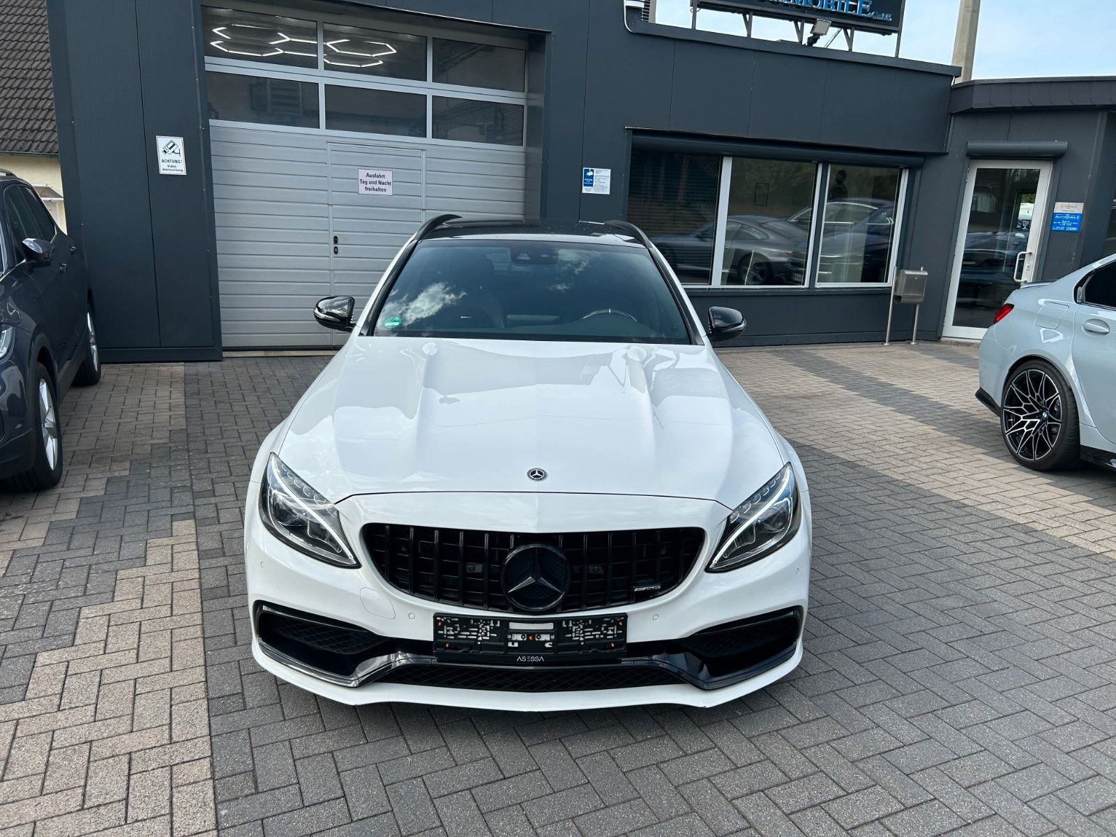 Fahrzeugabbildung Mercedes-Benz C 63 AMG T-Modell mit GARANTIE 12 Monate