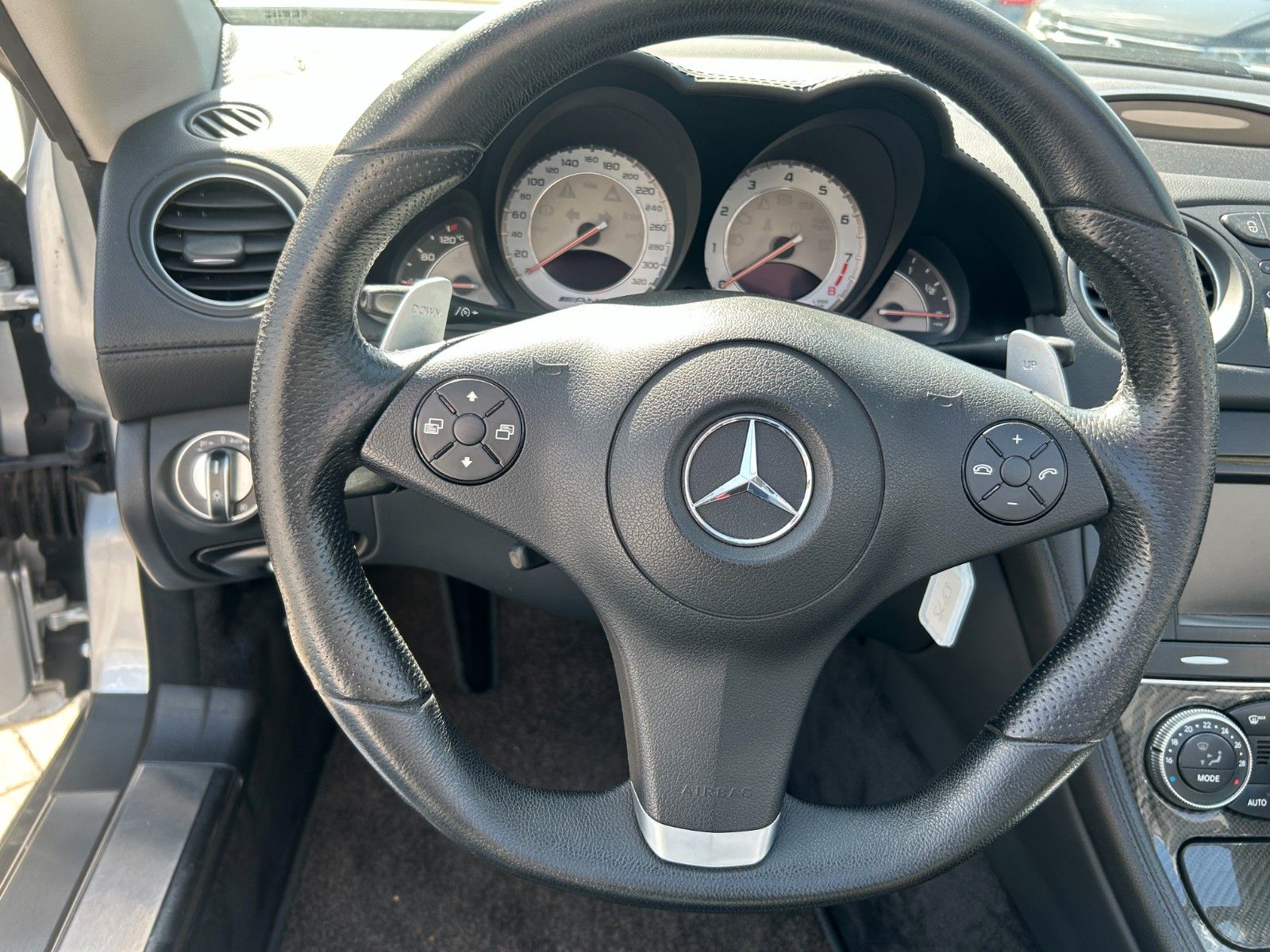 Fahrzeugabbildung Mercedes-Benz SL 63 AMG Edition
