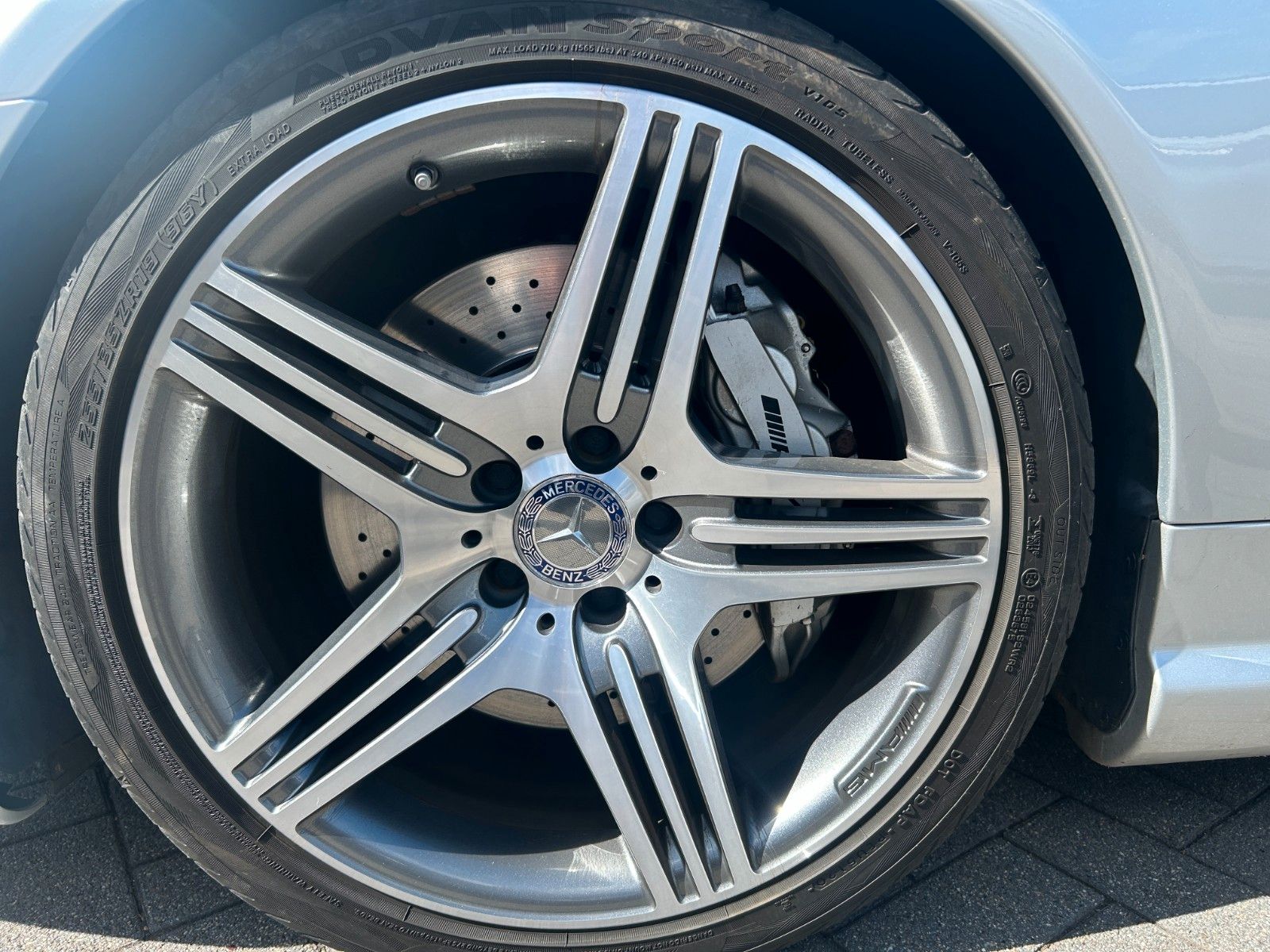 Fahrzeugabbildung Mercedes-Benz SL 63 AMG Edition
