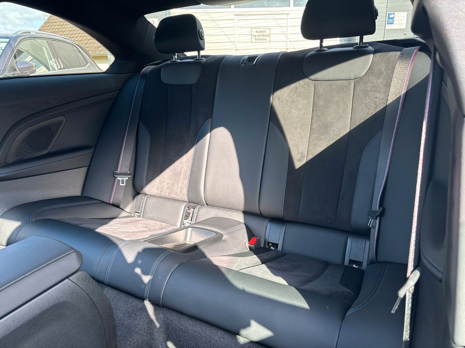 Fahrzeugabbildung BMW M2 Coupe mit Carbondach