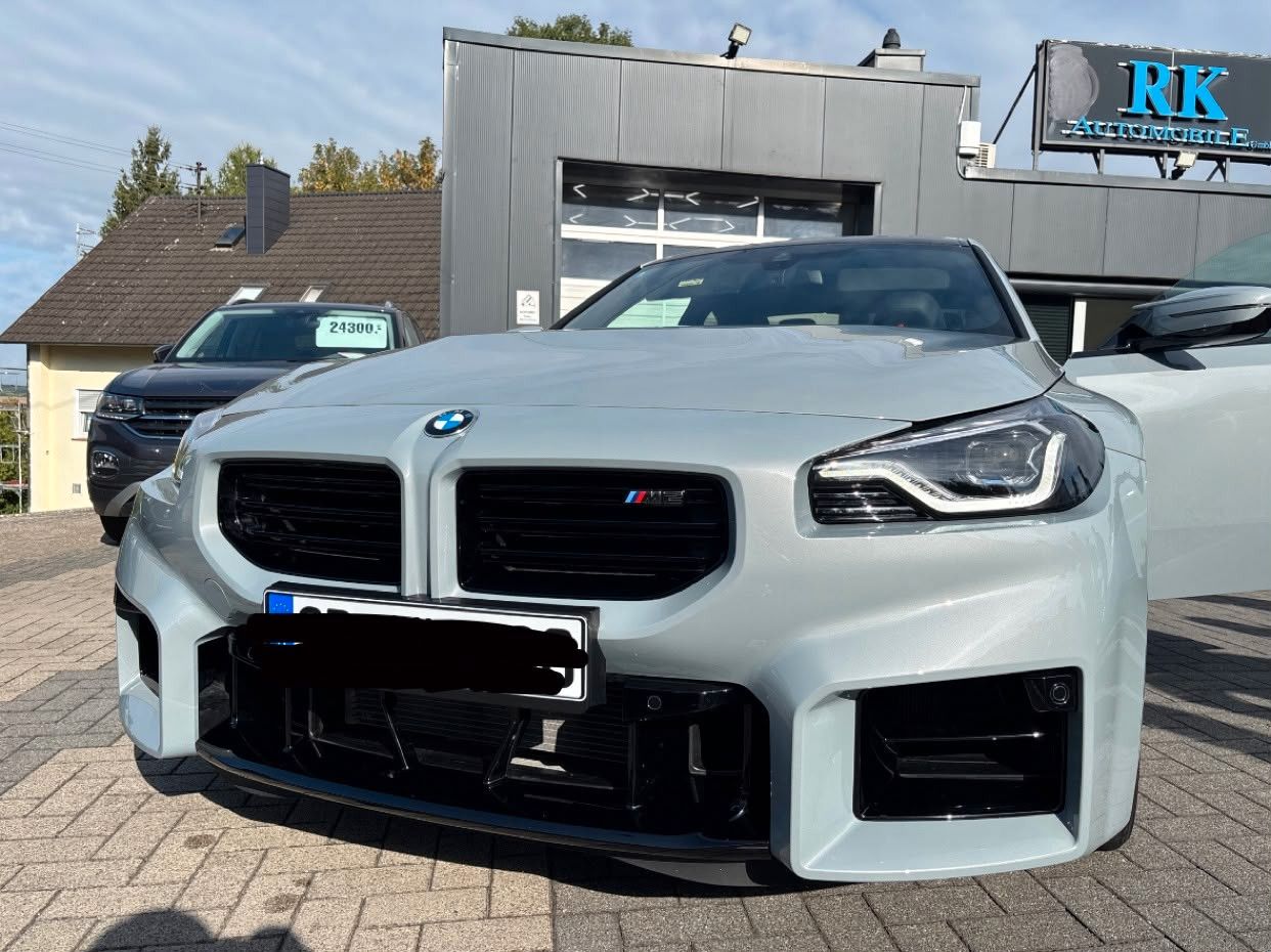 Fahrzeugabbildung BMW M2 Coupe mit Carbondach
