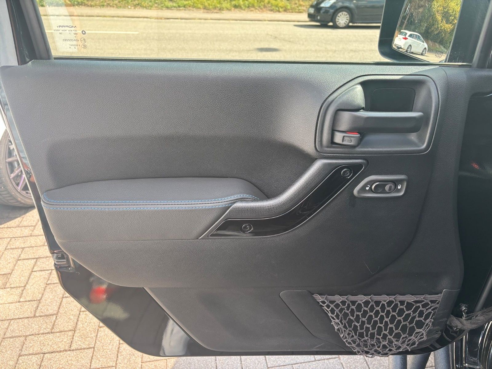 Fahrzeugabbildung Jeep Wrangler / Unlimited Sahara mit Standheizung