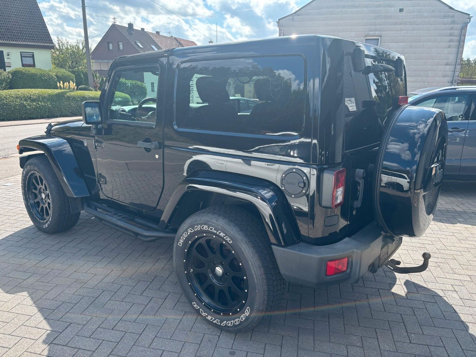 Fahrzeugabbildung Jeep Wrangler / Unlimited Sahara mit Standheizung