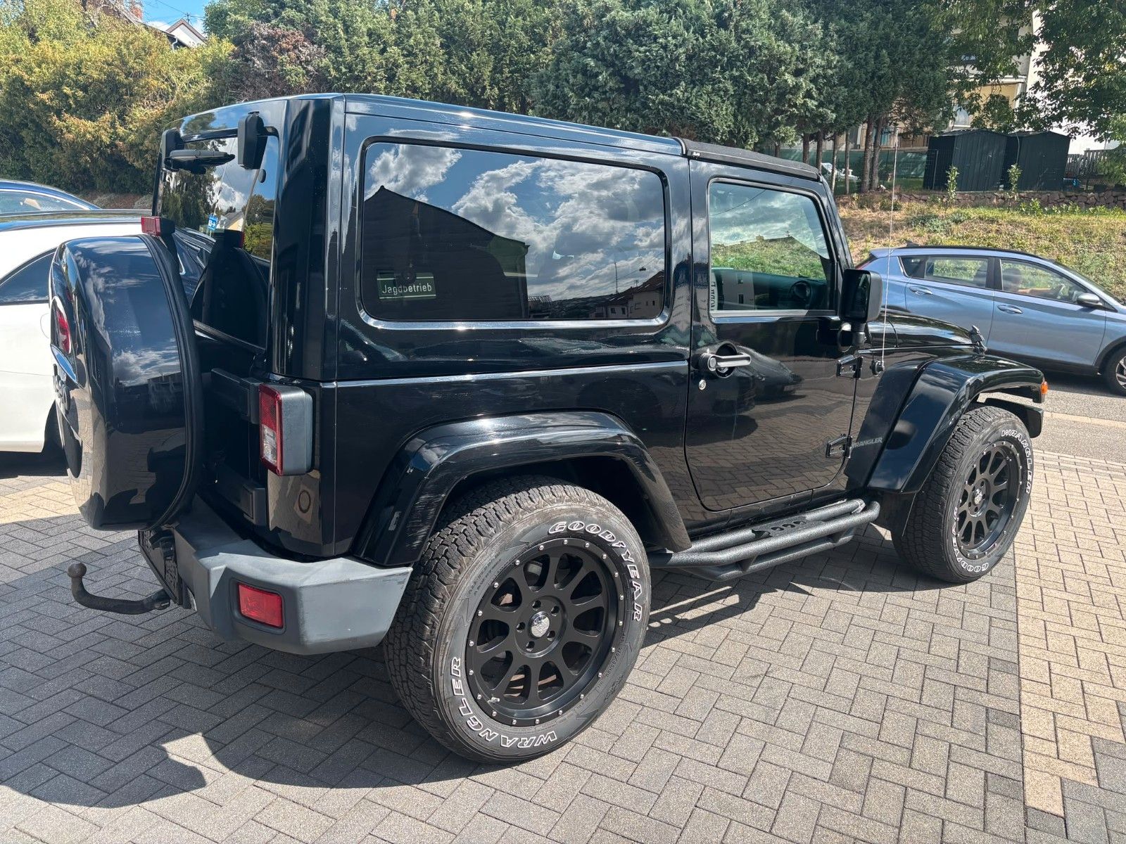 Fahrzeugabbildung Jeep Wrangler / Unlimited Sahara mit Standheizung