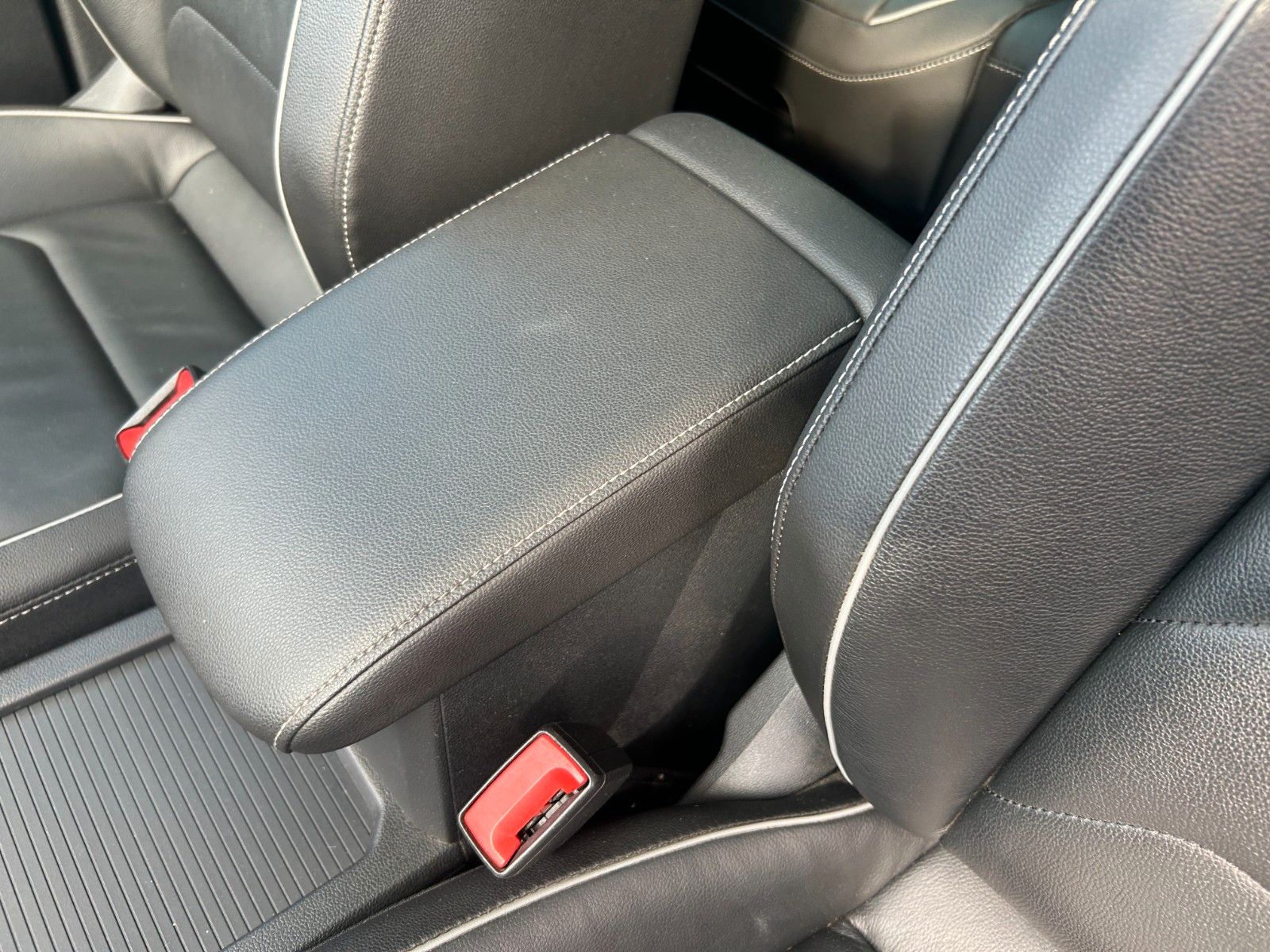 Fahrzeugabbildung Volkswagen Tiguan R-Line Highline 4Motion