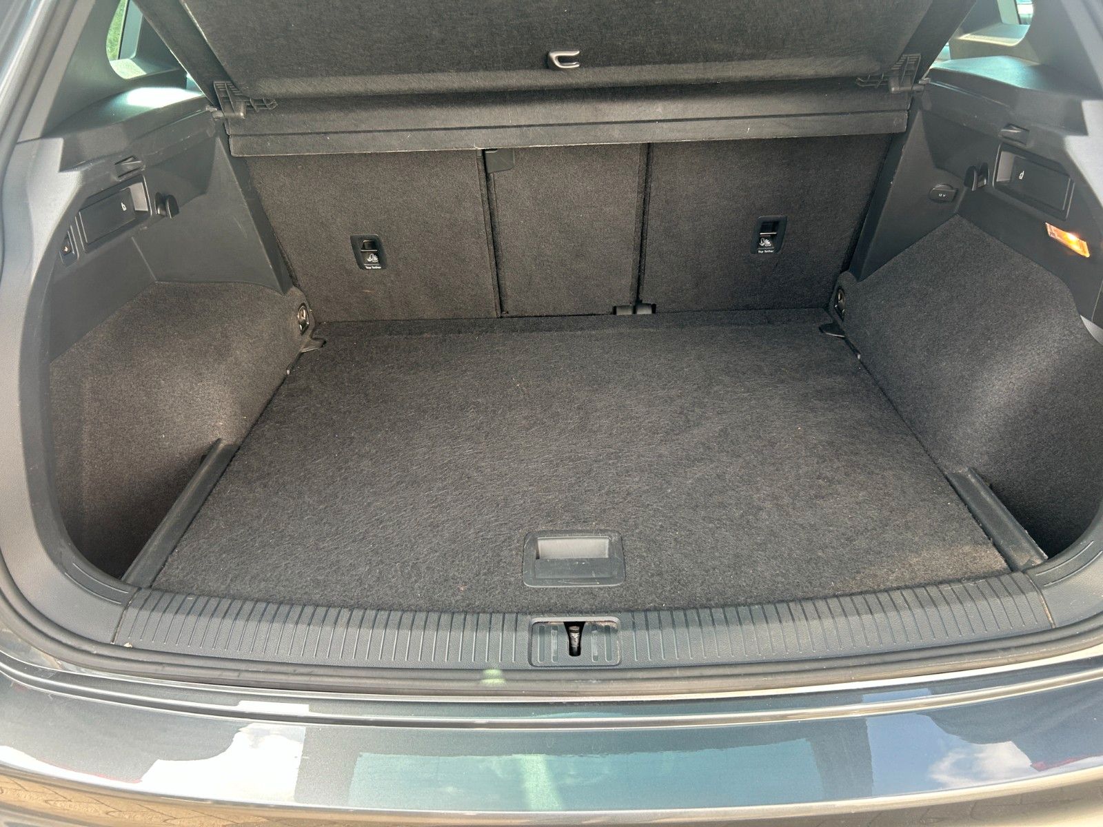 Fahrzeugabbildung Volkswagen Tiguan R-Line Highline 4Motion