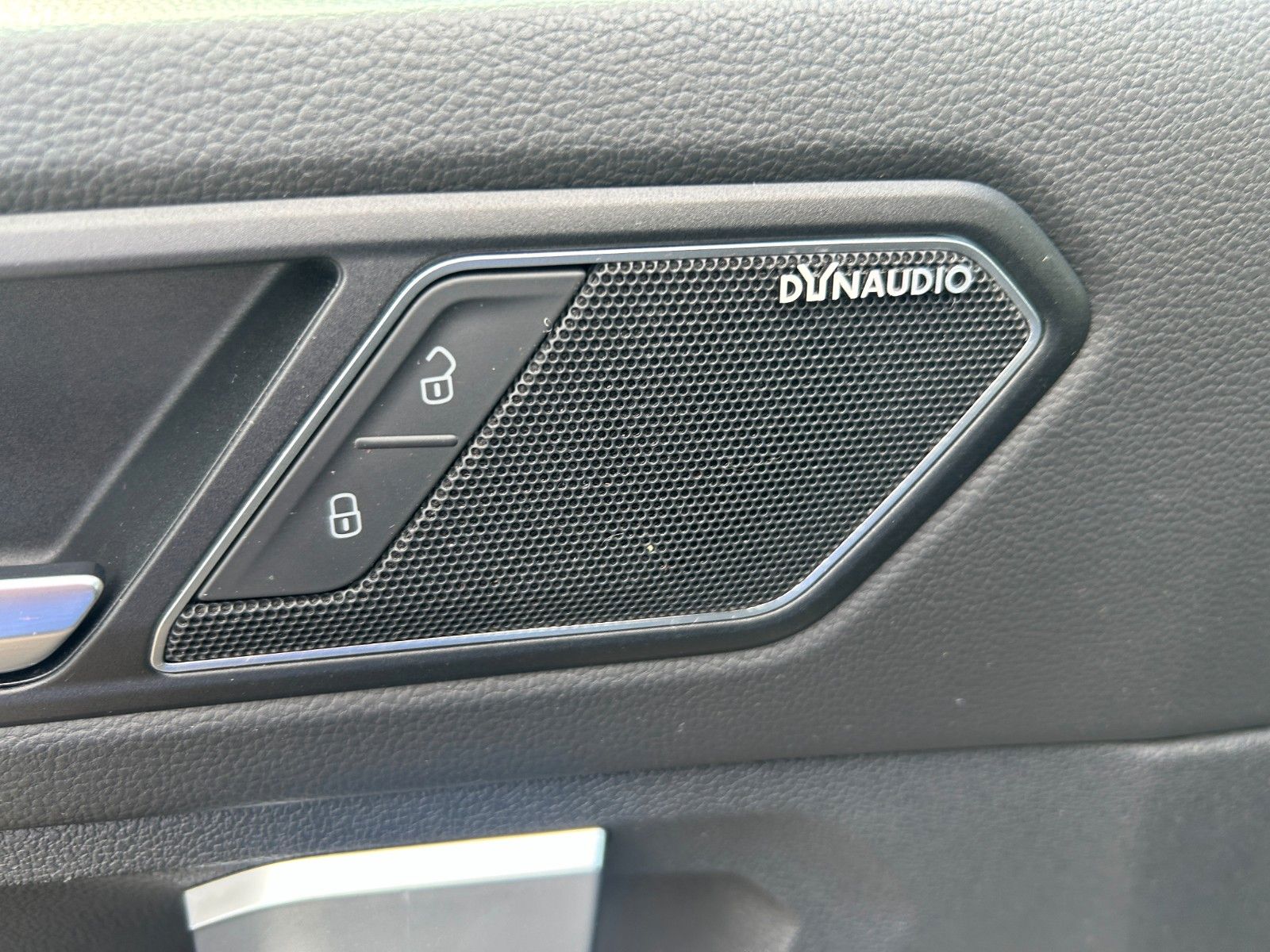 Fahrzeugabbildung Volkswagen Tiguan R-Line Highline 4Motion