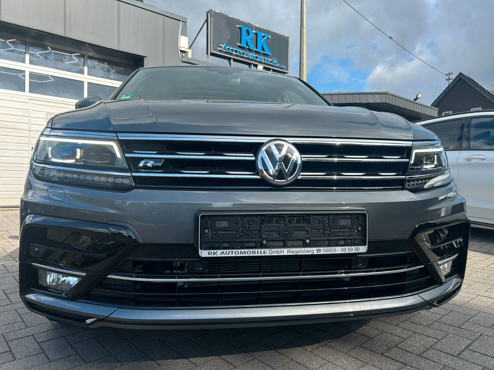Fahrzeugabbildung Volkswagen Tiguan R-Line Highline 4Motion