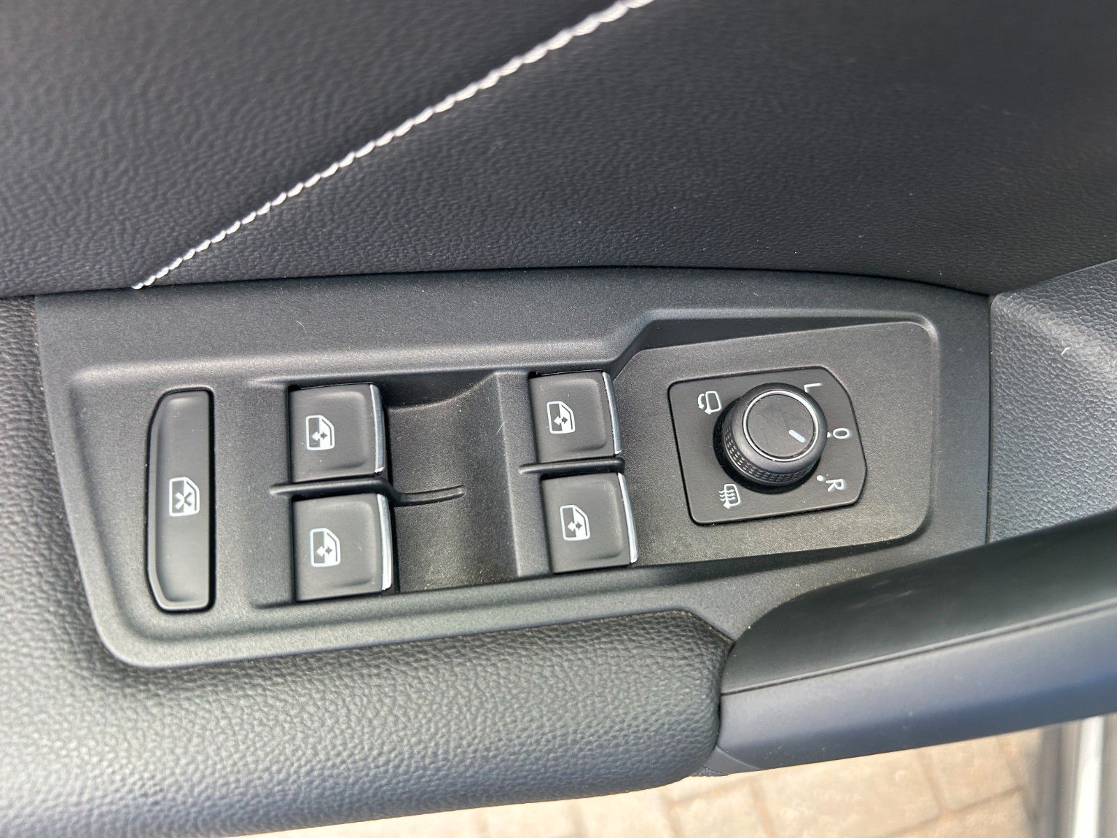 Fahrzeugabbildung Volkswagen Tiguan R-Line Highline 4Motion