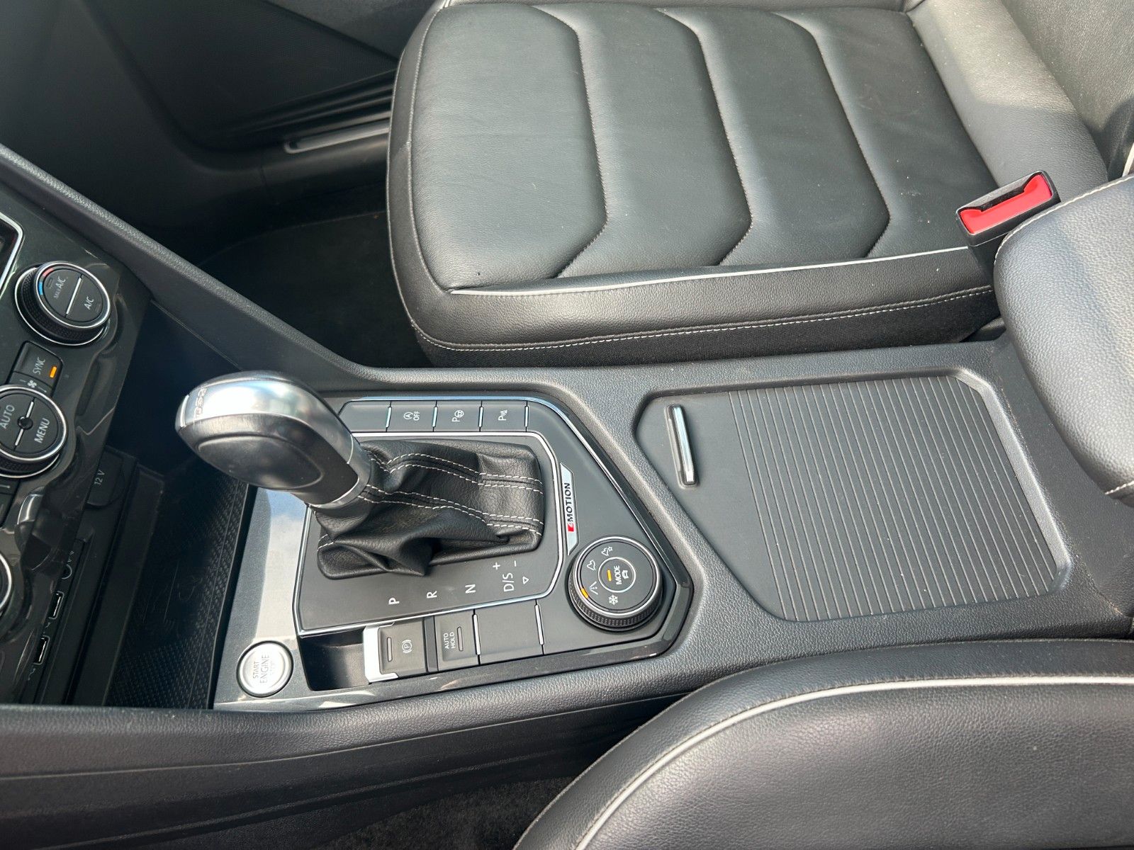 Fahrzeugabbildung Volkswagen Tiguan R-Line Highline 4Motion