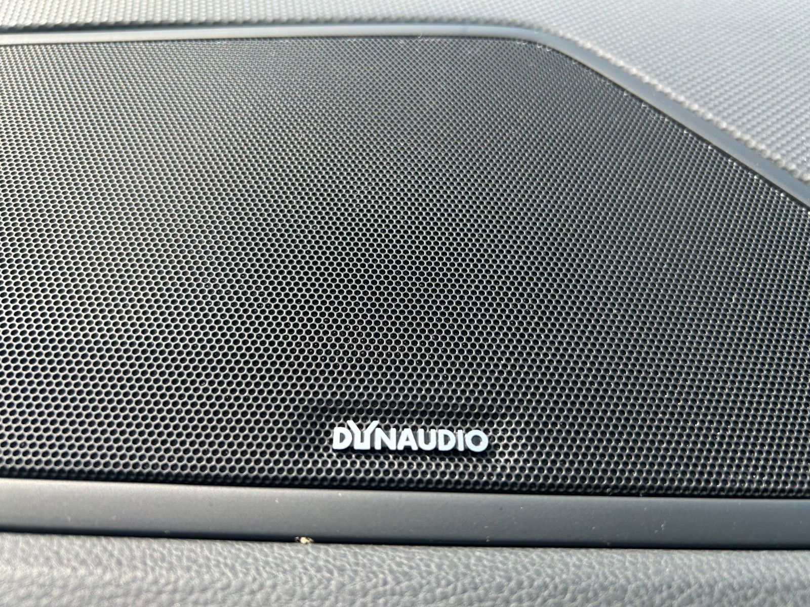 Fahrzeugabbildung Volkswagen Tiguan R-Line Highline 4Motion