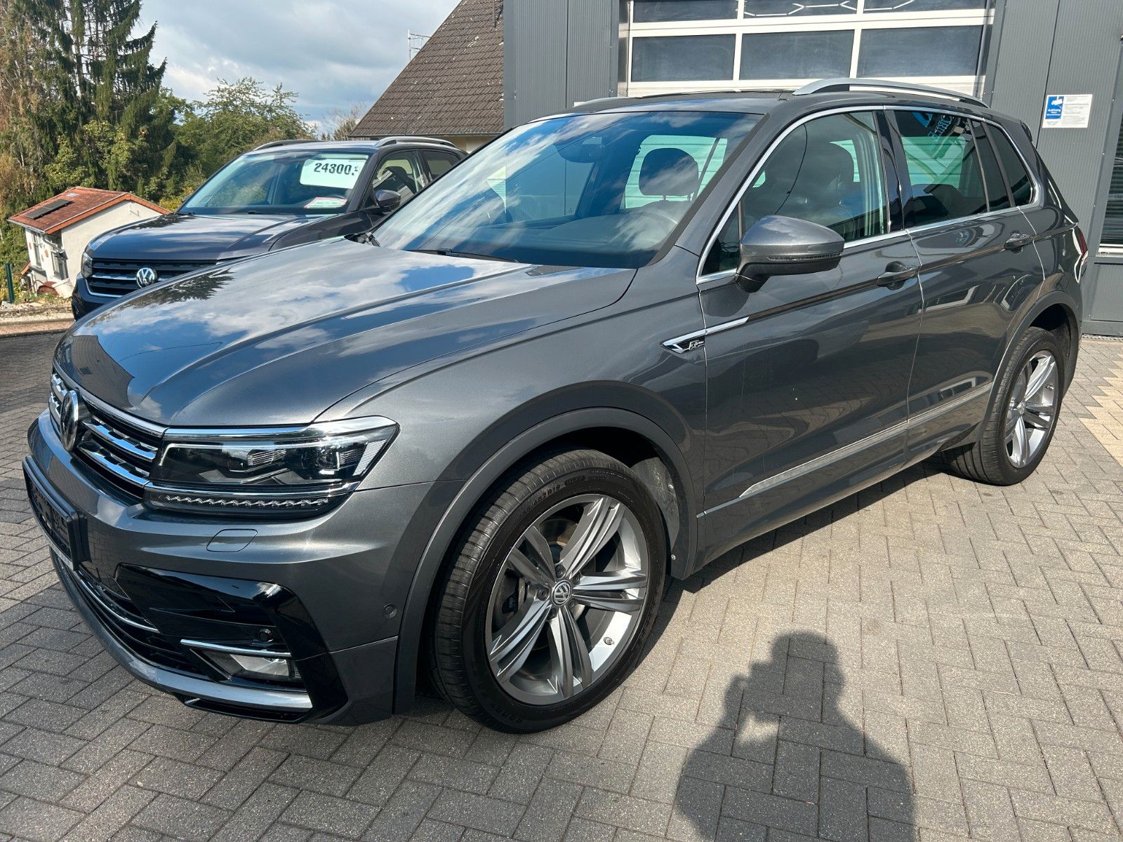 Fahrzeugabbildung Volkswagen Tiguan R-Line Highline 4Motion