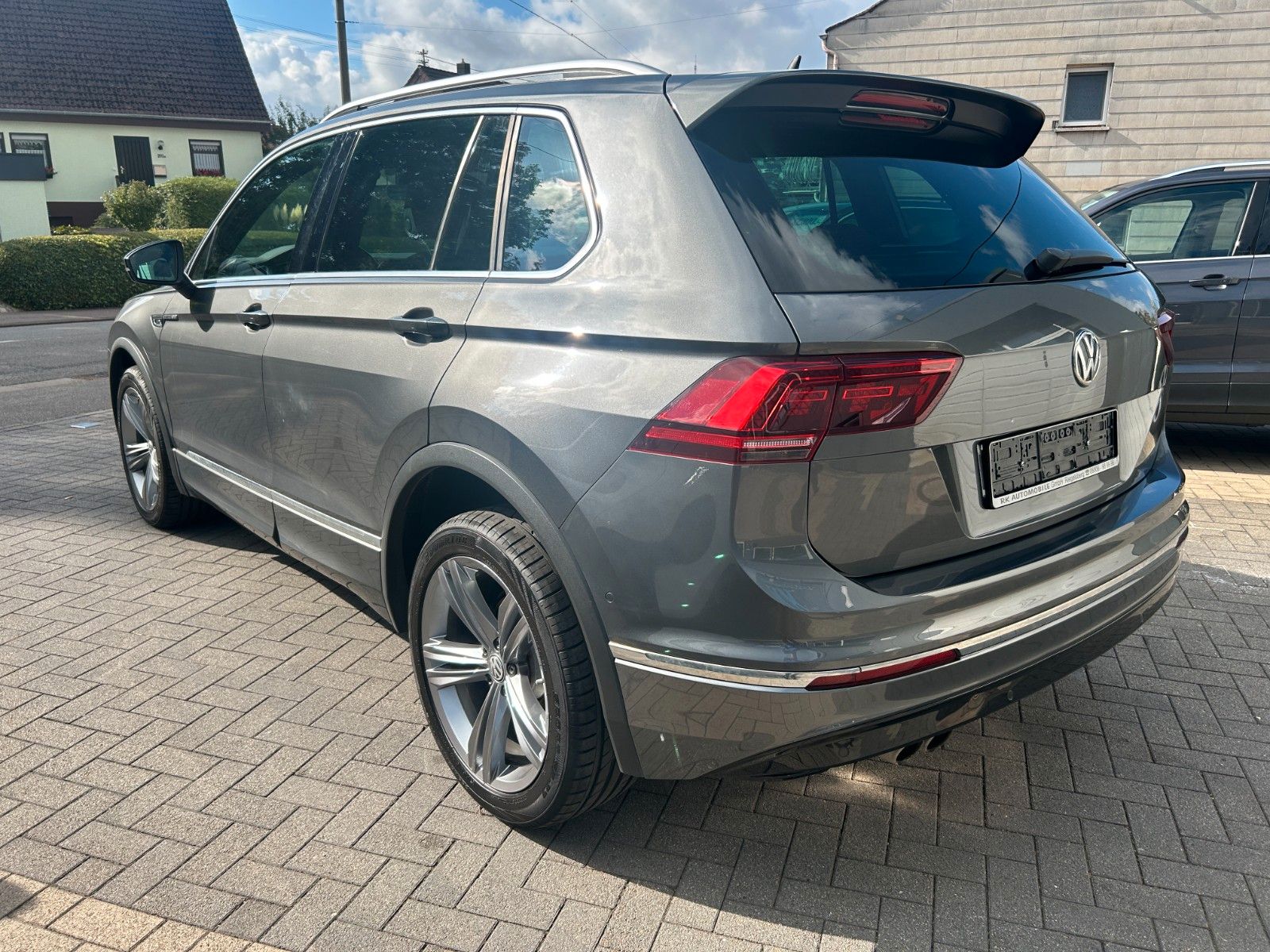 Fahrzeugabbildung Volkswagen Tiguan R-Line Highline 4Motion
