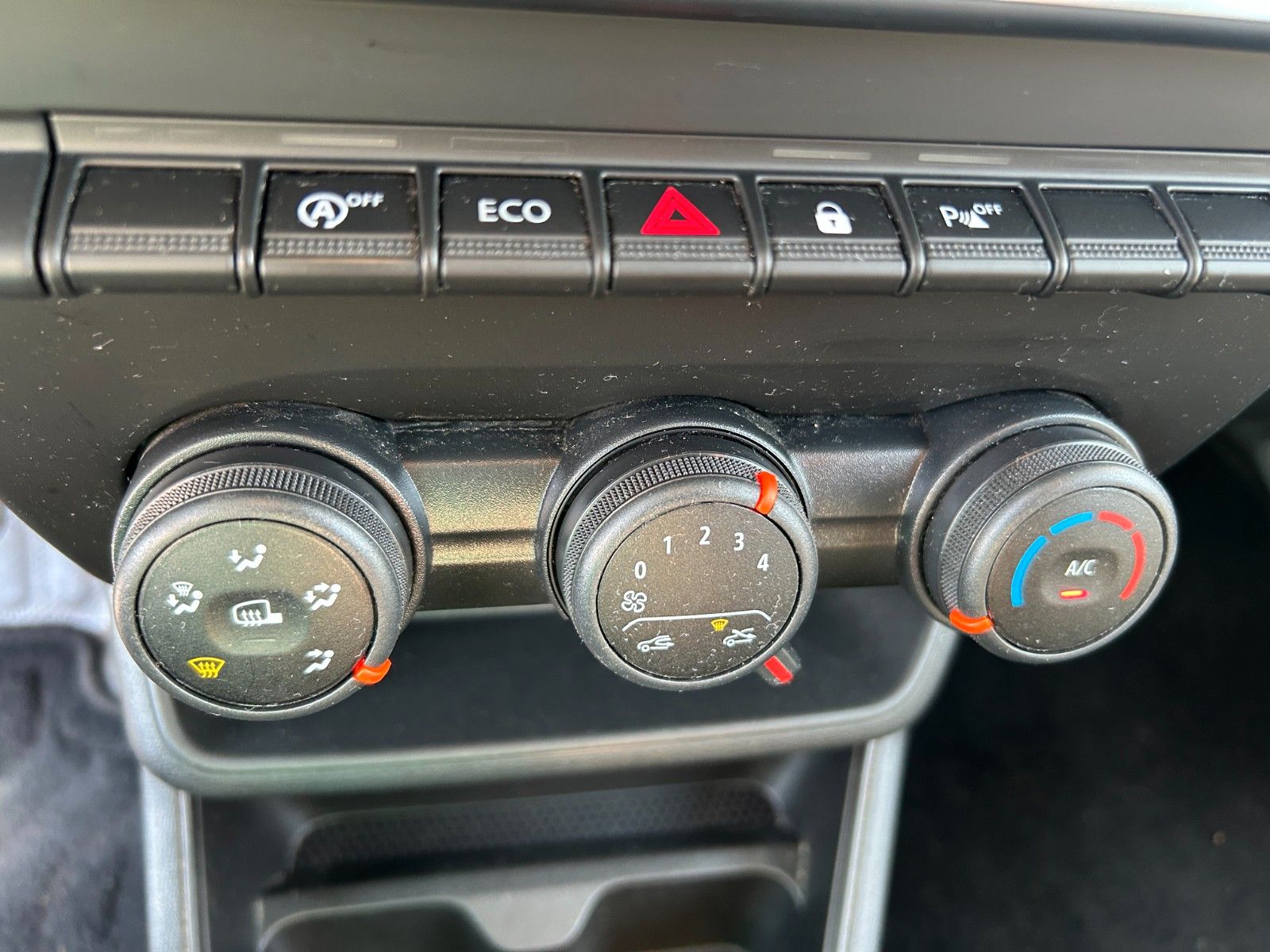 Fahrzeugabbildung Renault Express Extra Navi PDC Bluetooth