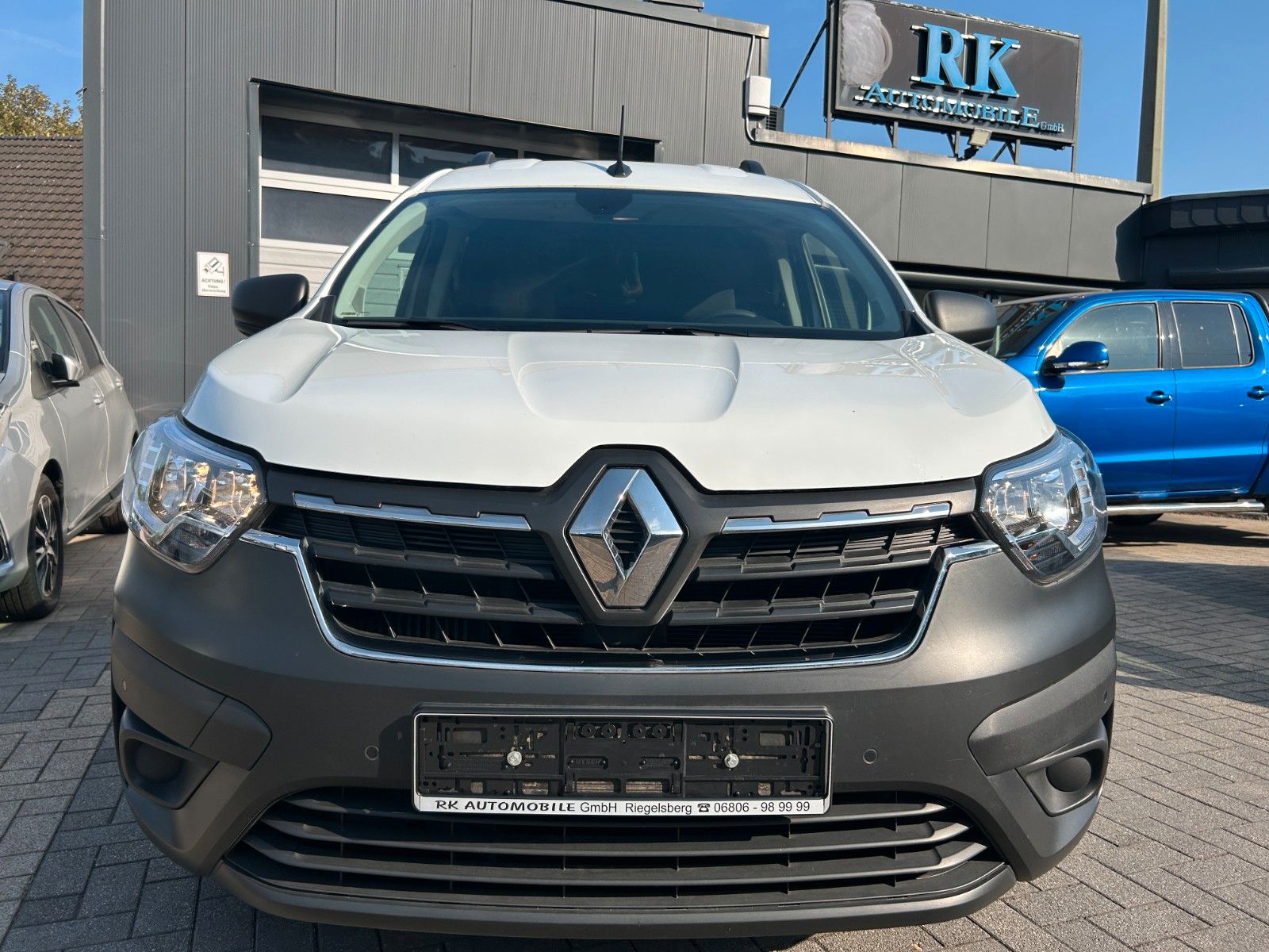 Fahrzeugabbildung Renault Express Extra Navi PDC Bluetooth