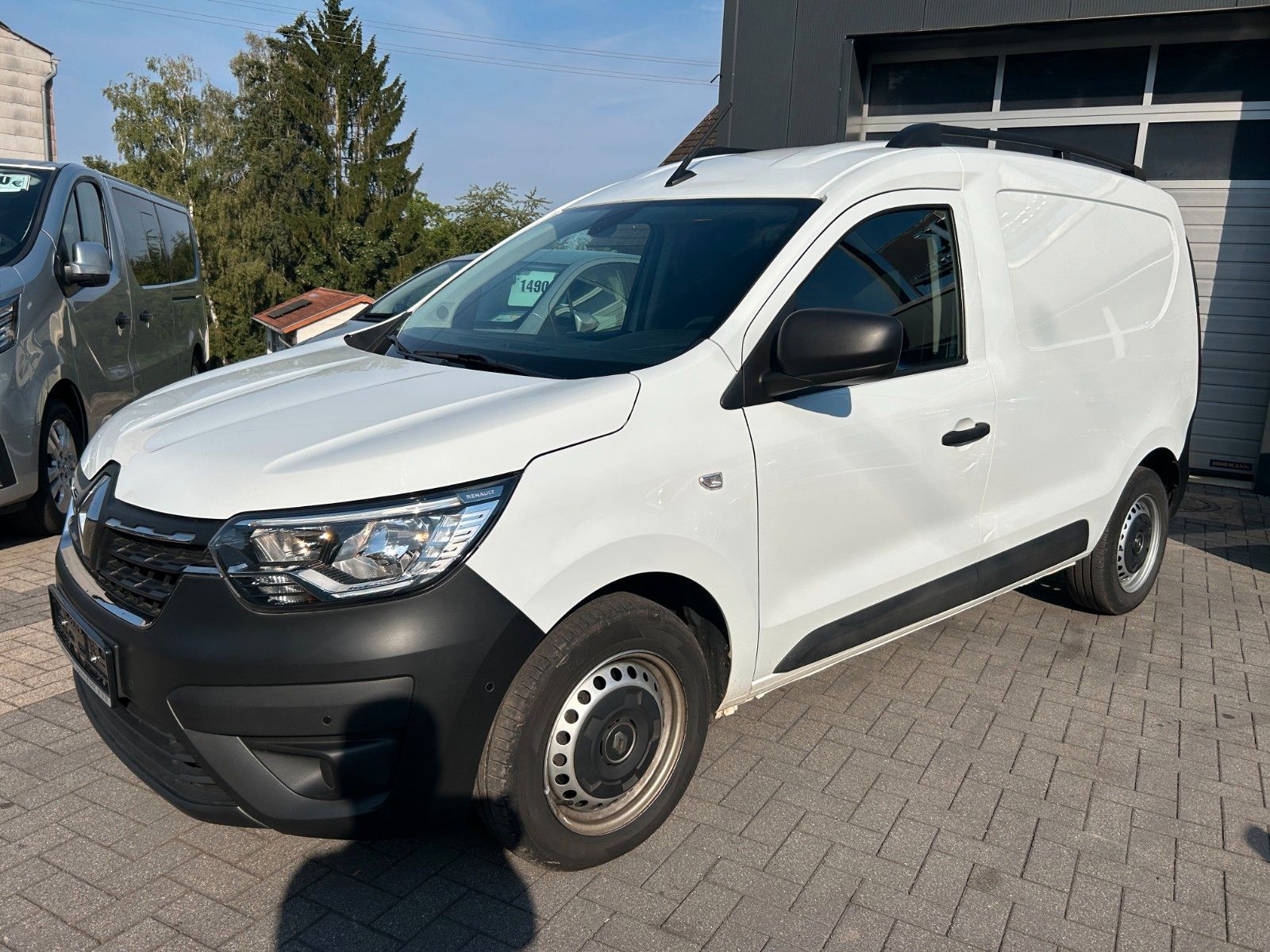 Fahrzeugabbildung Renault Express Extra Navi PDC Bluetooth