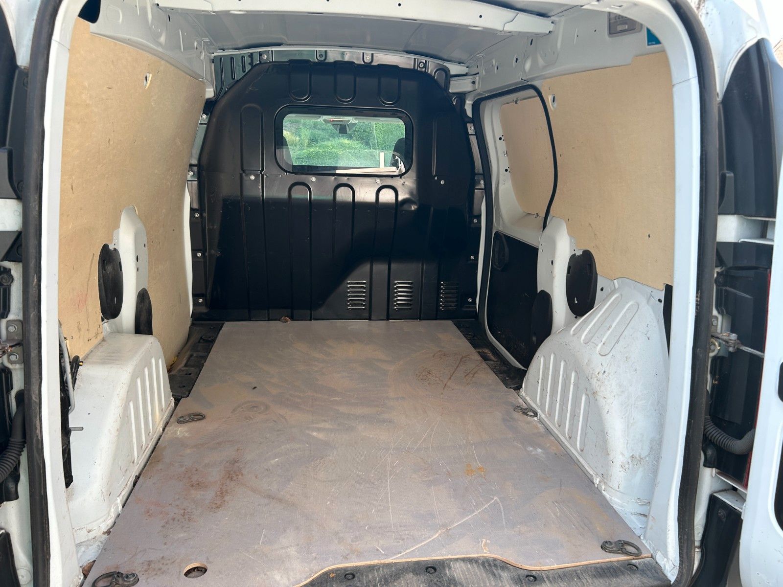 Fahrzeugabbildung Renault Express Extra Navi PDC Bluetooth