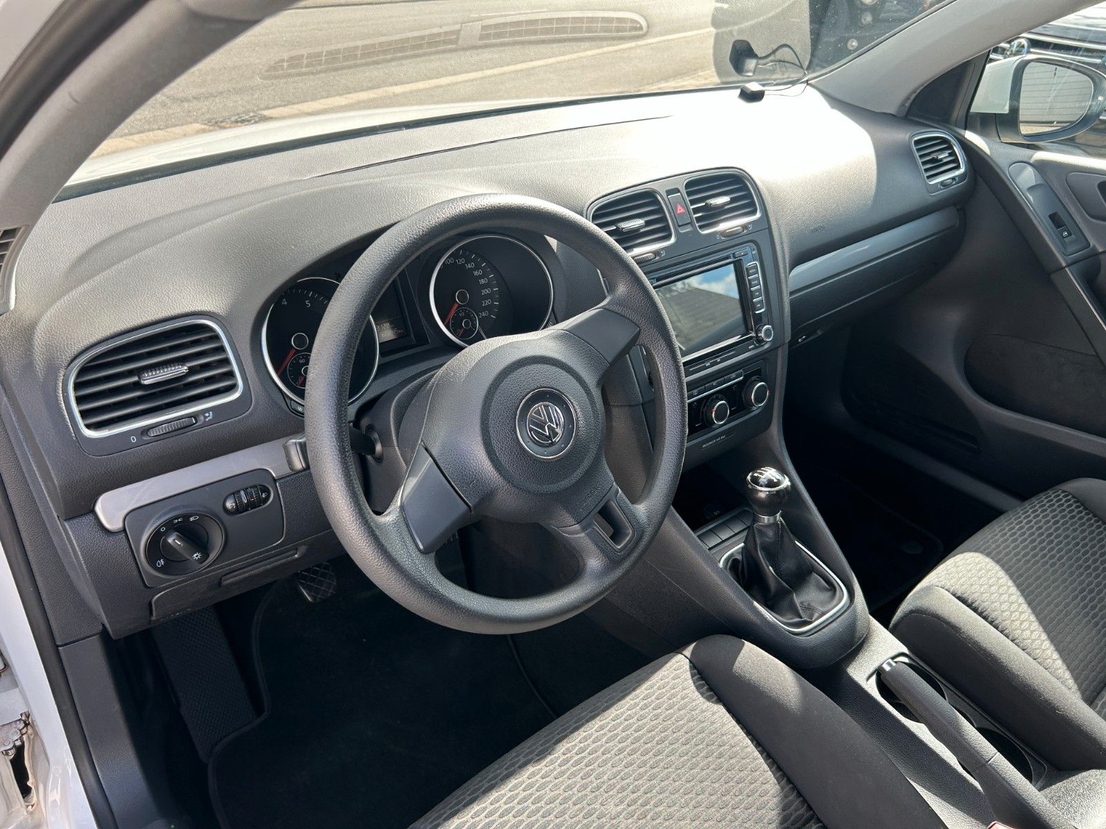 Fahrzeugabbildung Volkswagen Golf VI Klima Navigation tüv09/2028