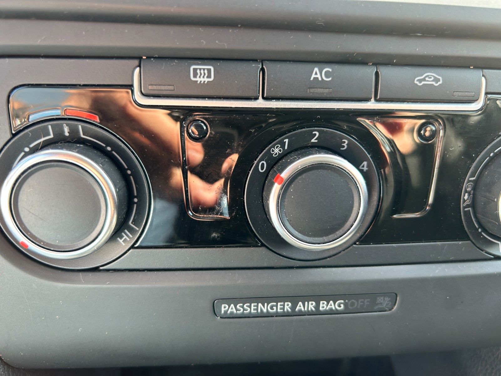 Fahrzeugabbildung Volkswagen Golf VI Klima Navigation tüv09/2028