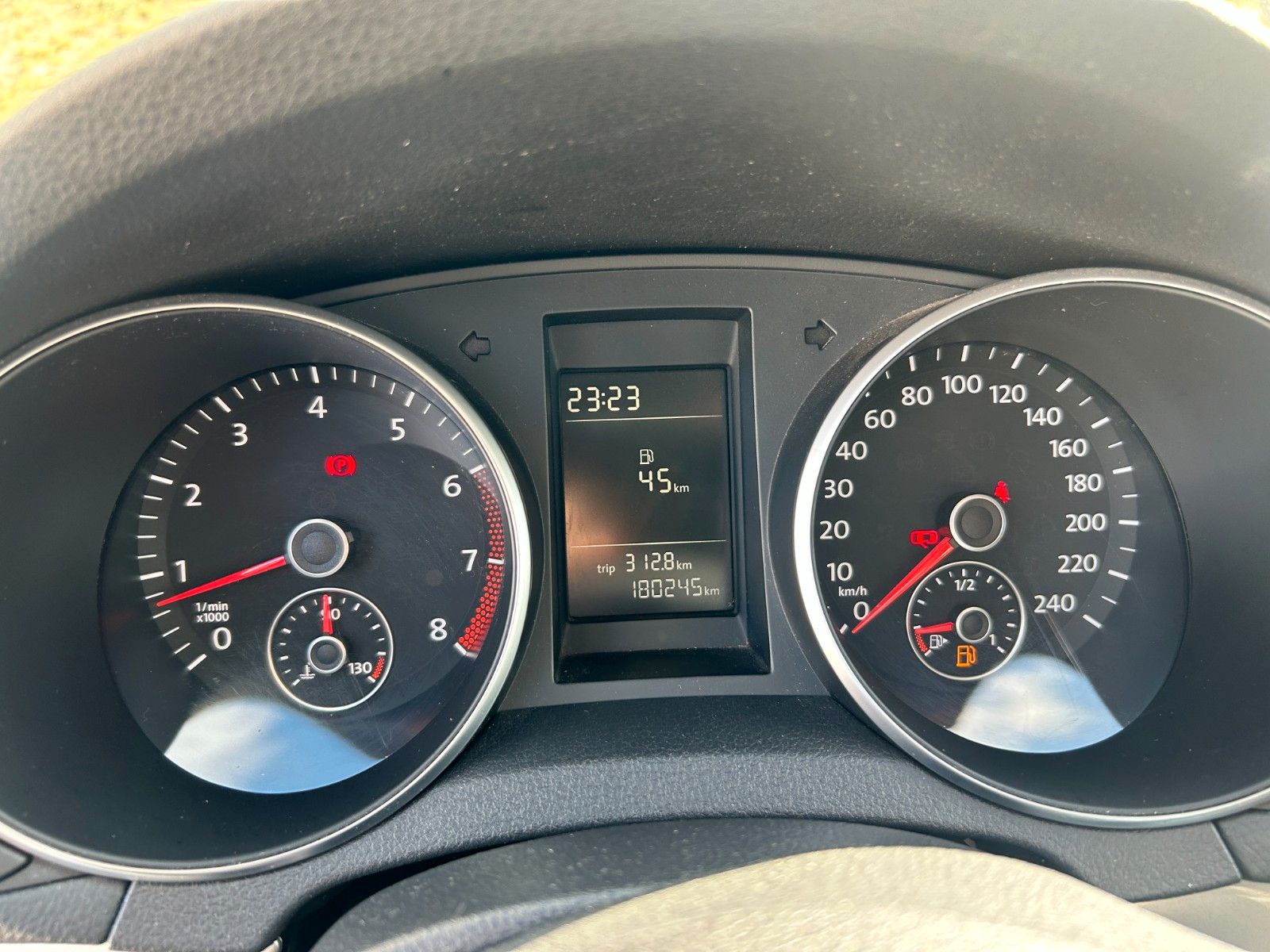 Fahrzeugabbildung Volkswagen Golf VI Klima Navigation tüv09/2028