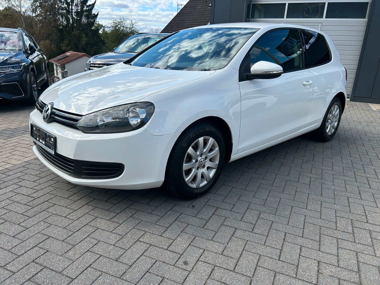 Fahrzeugabbildung Volkswagen Golf VI Klima Navigation tüv09/2028