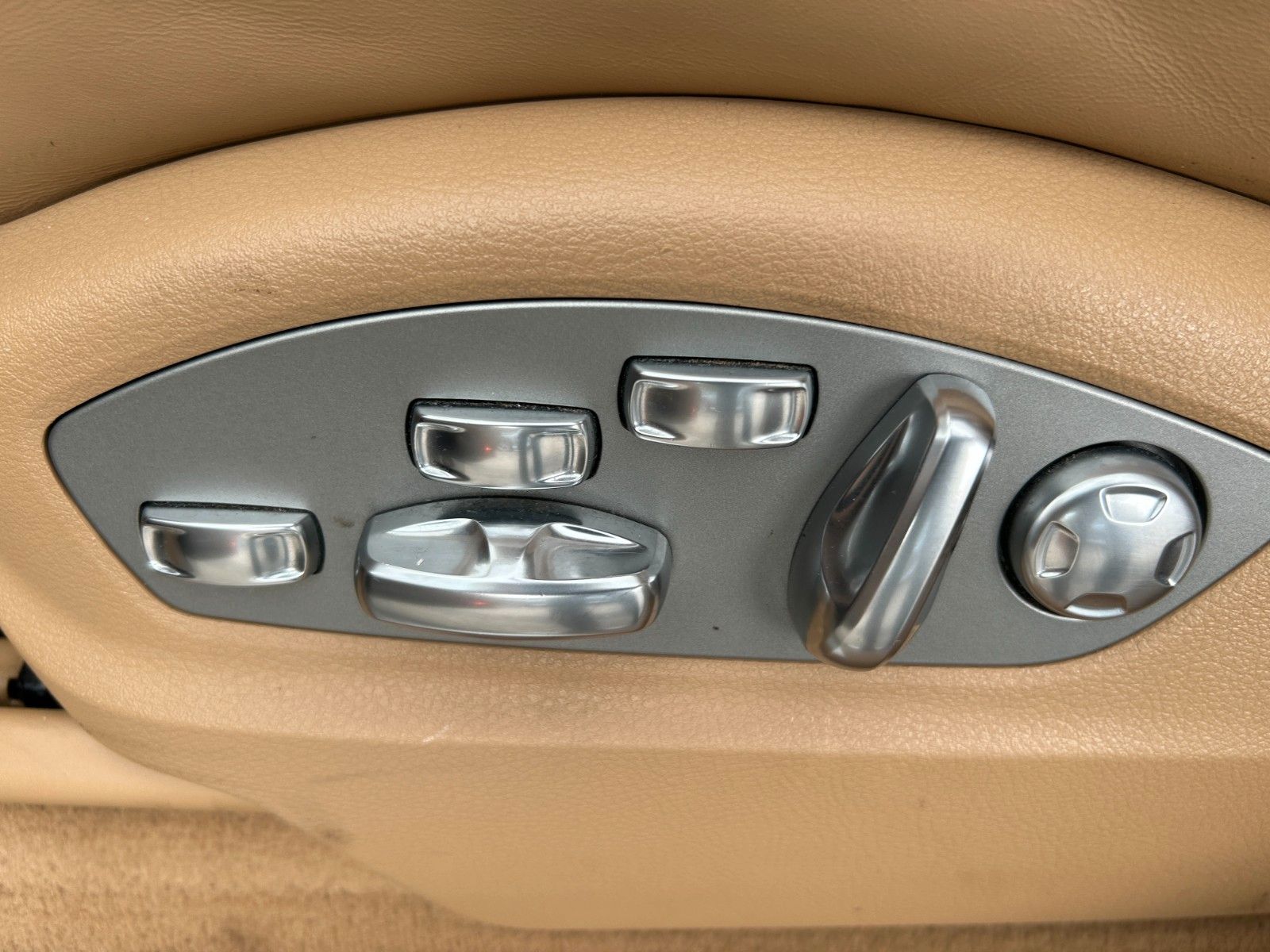 Fahrzeugabbildung Porsche Macan Turbo