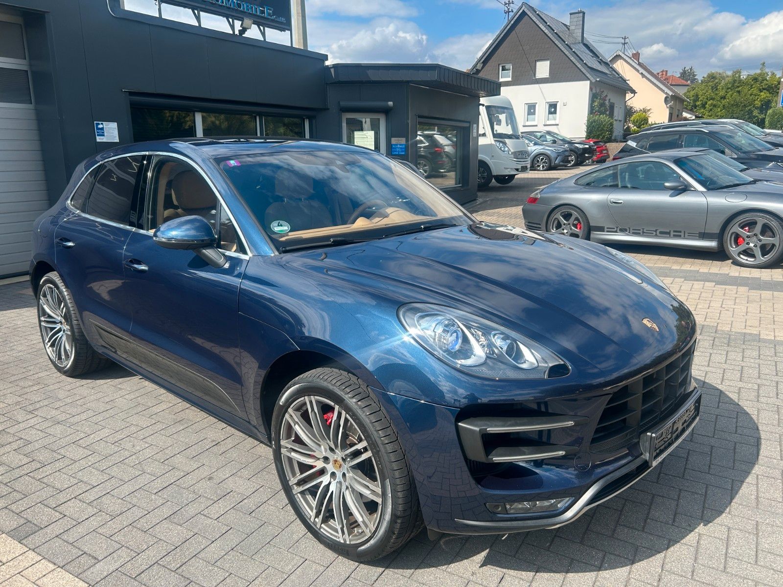 Fahrzeugabbildung Porsche Macan Turbo