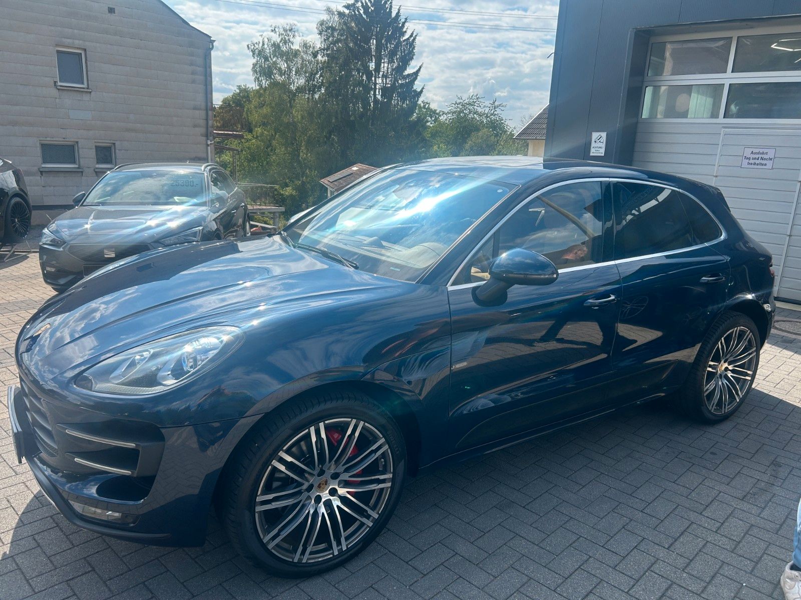 Fahrzeugabbildung Porsche Macan Turbo