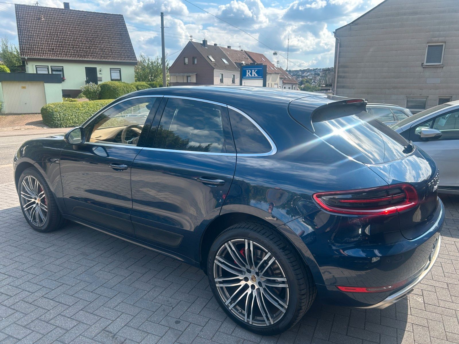 Fahrzeugabbildung Porsche Macan Turbo