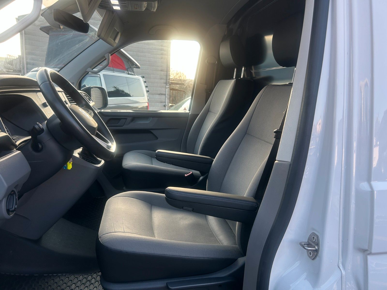 Fahrzeugabbildung Volkswagen T6.1 Kasten lang FWD
