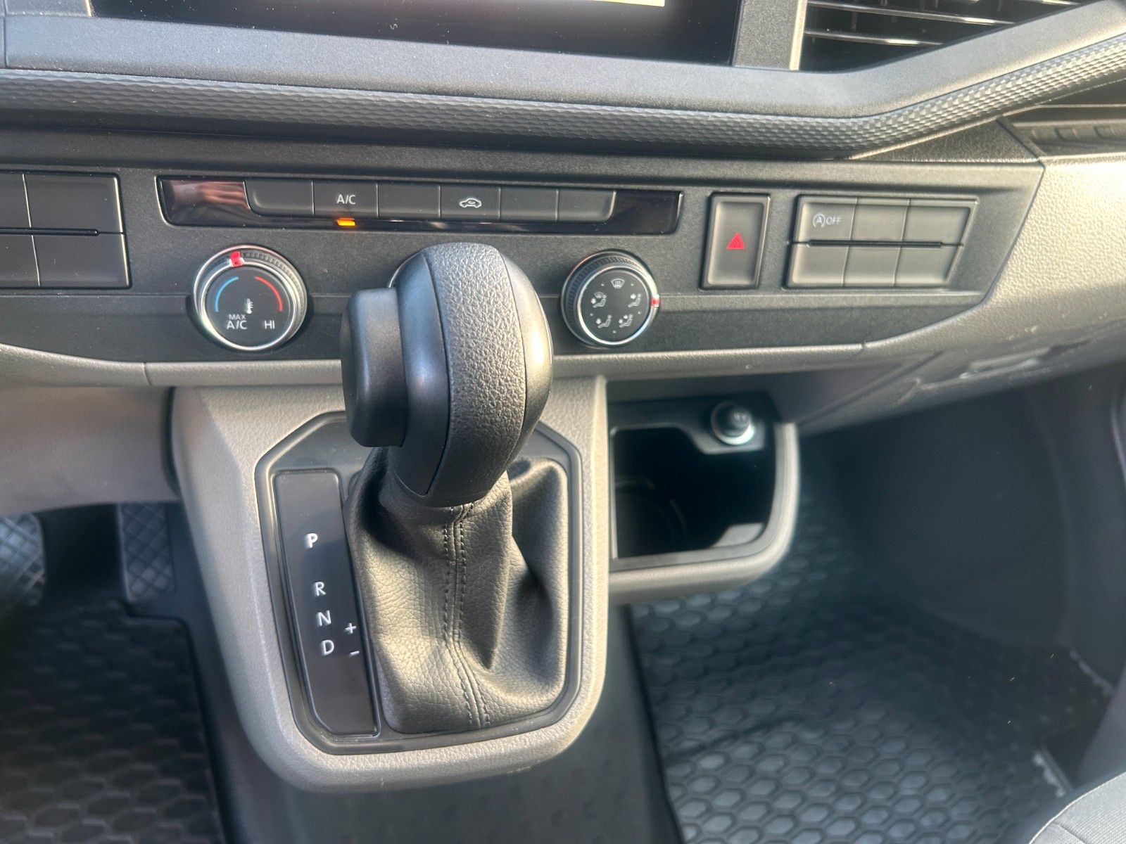 Fahrzeugabbildung Volkswagen T6.1 Kasten lang FWD