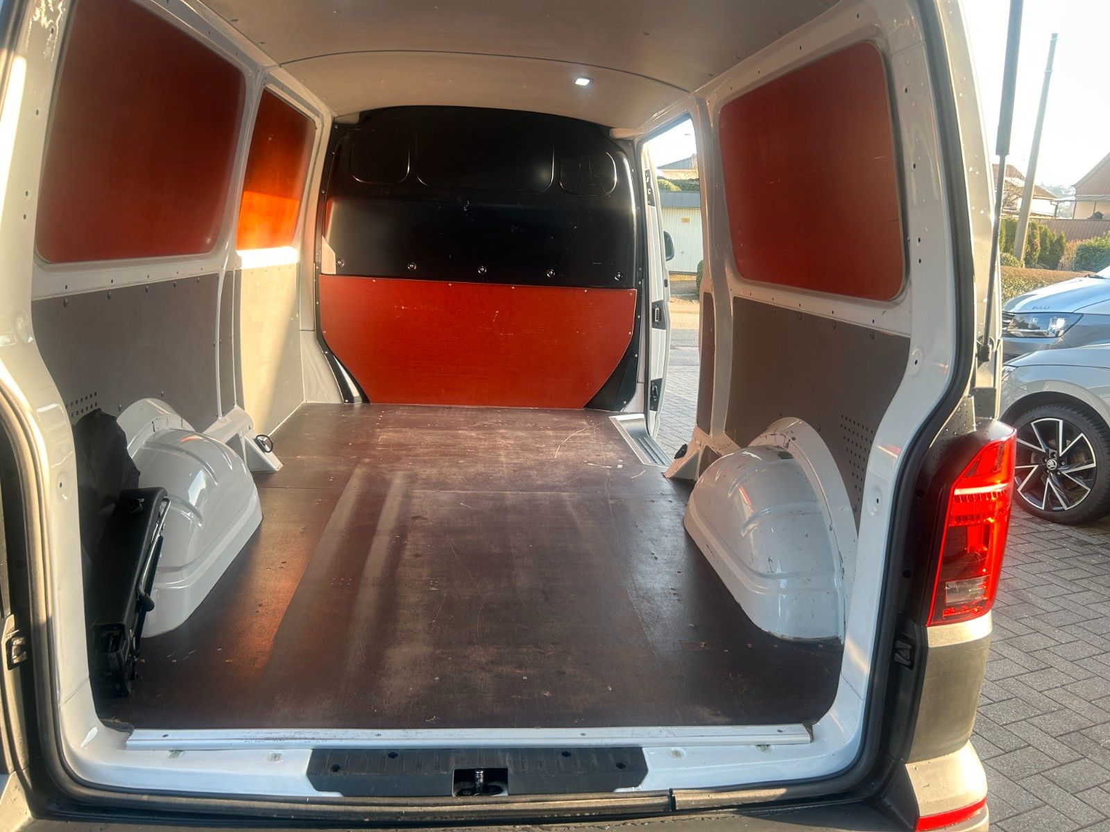 Fahrzeugabbildung Volkswagen T6.1 Kasten lang FWD