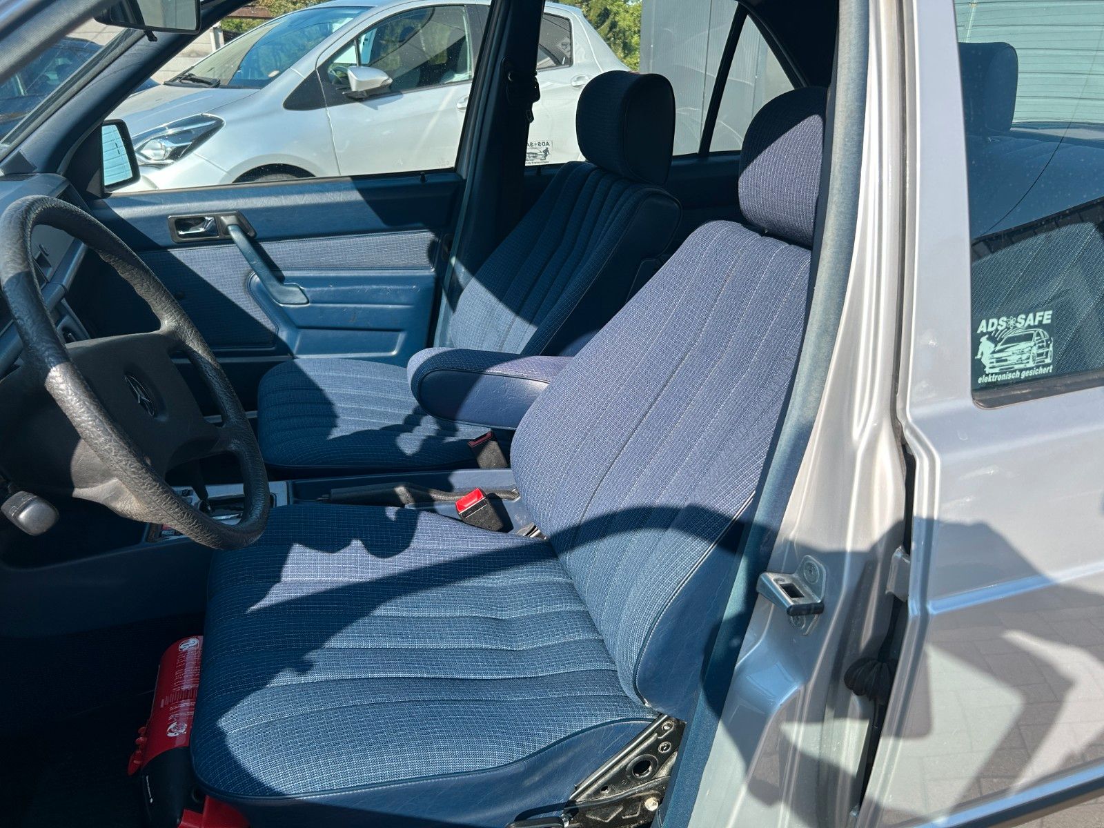 Fahrzeugabbildung Mercedes-Benz 190E Automatik