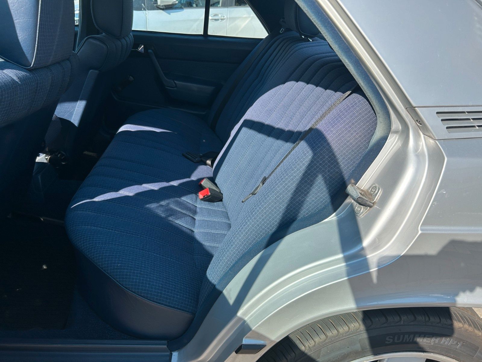 Fahrzeugabbildung Mercedes-Benz 190E Automatik