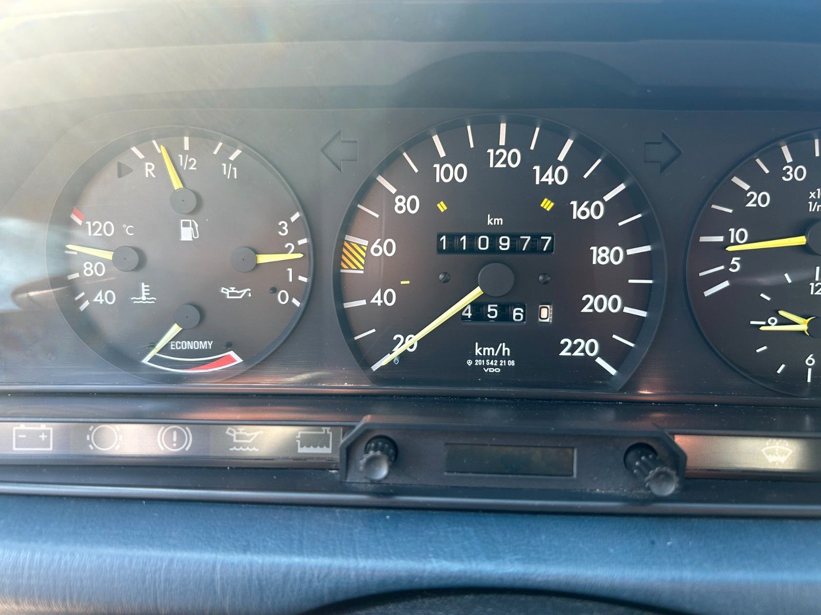 Fahrzeugabbildung Mercedes-Benz 190E Automatik