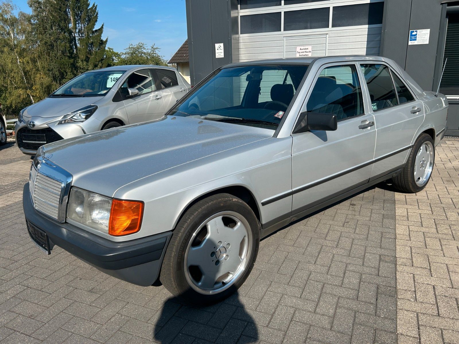Fahrzeugabbildung Mercedes-Benz 190E Automatik