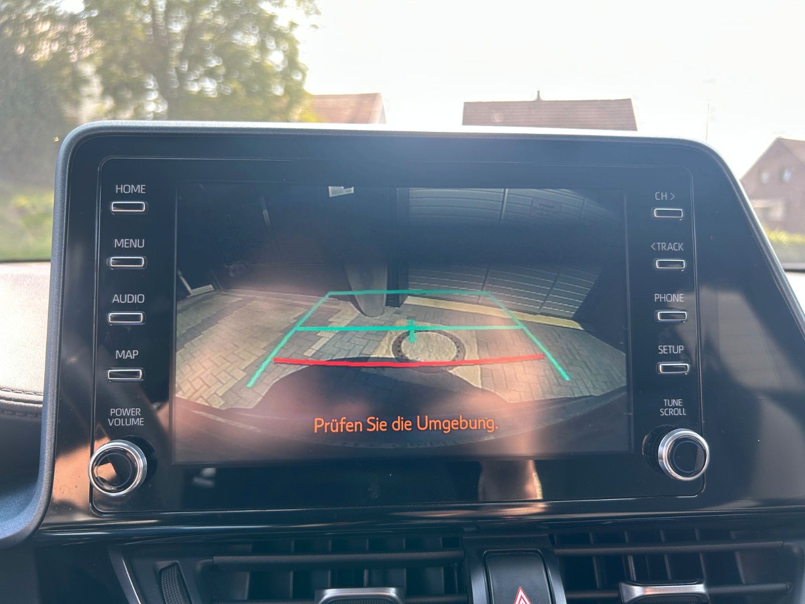Fahrzeugabbildung Toyota C-HR Hybrid Lounge