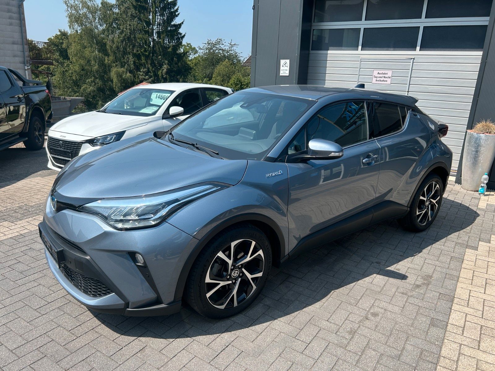 Fahrzeugabbildung Toyota C-HR Hybrid Lounge