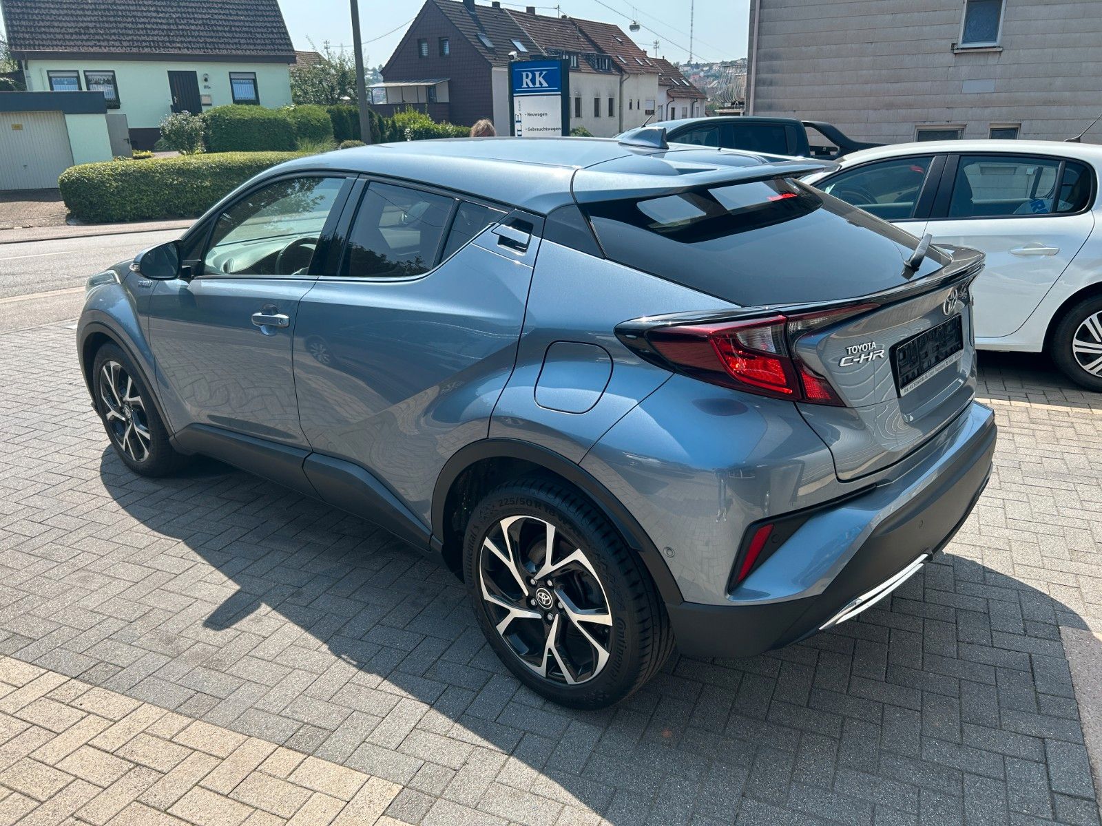 Fahrzeugabbildung Toyota C-HR Hybrid Lounge