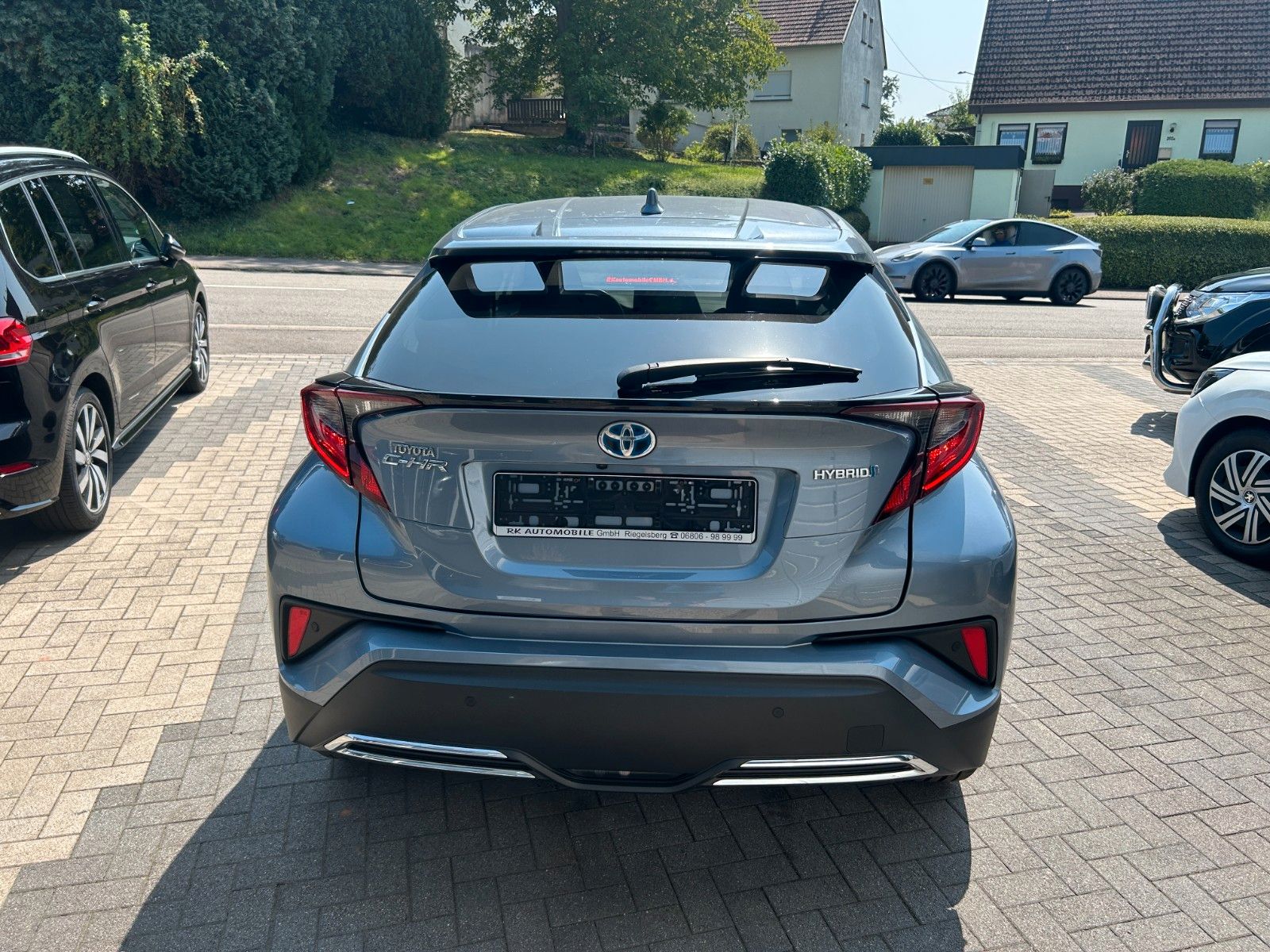 Fahrzeugabbildung Toyota C-HR Hybrid Lounge