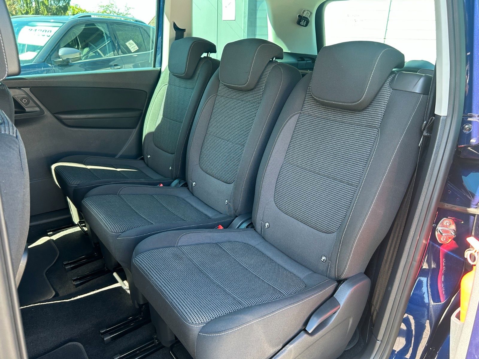 Fahrzeugabbildung Volkswagen Sharan Comfortline 7 Sitzer