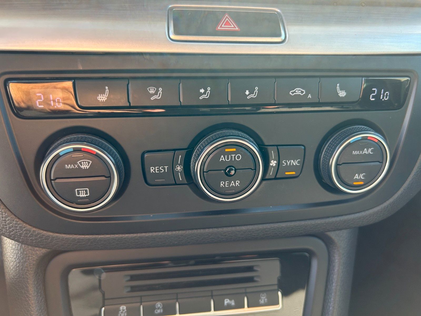Fahrzeugabbildung Volkswagen Sharan Comfortline 7 Sitzer